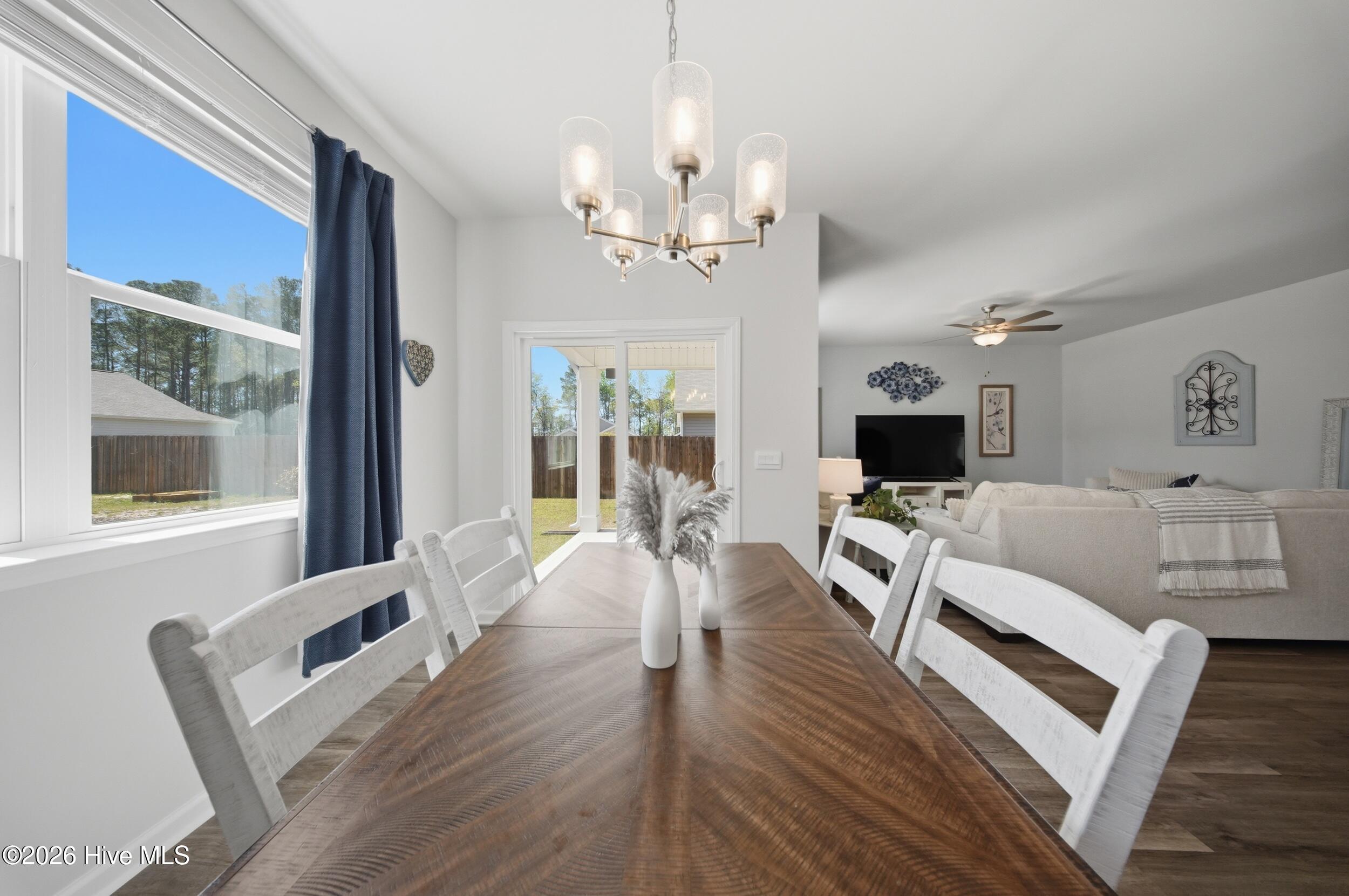 100565594 | Photo 30