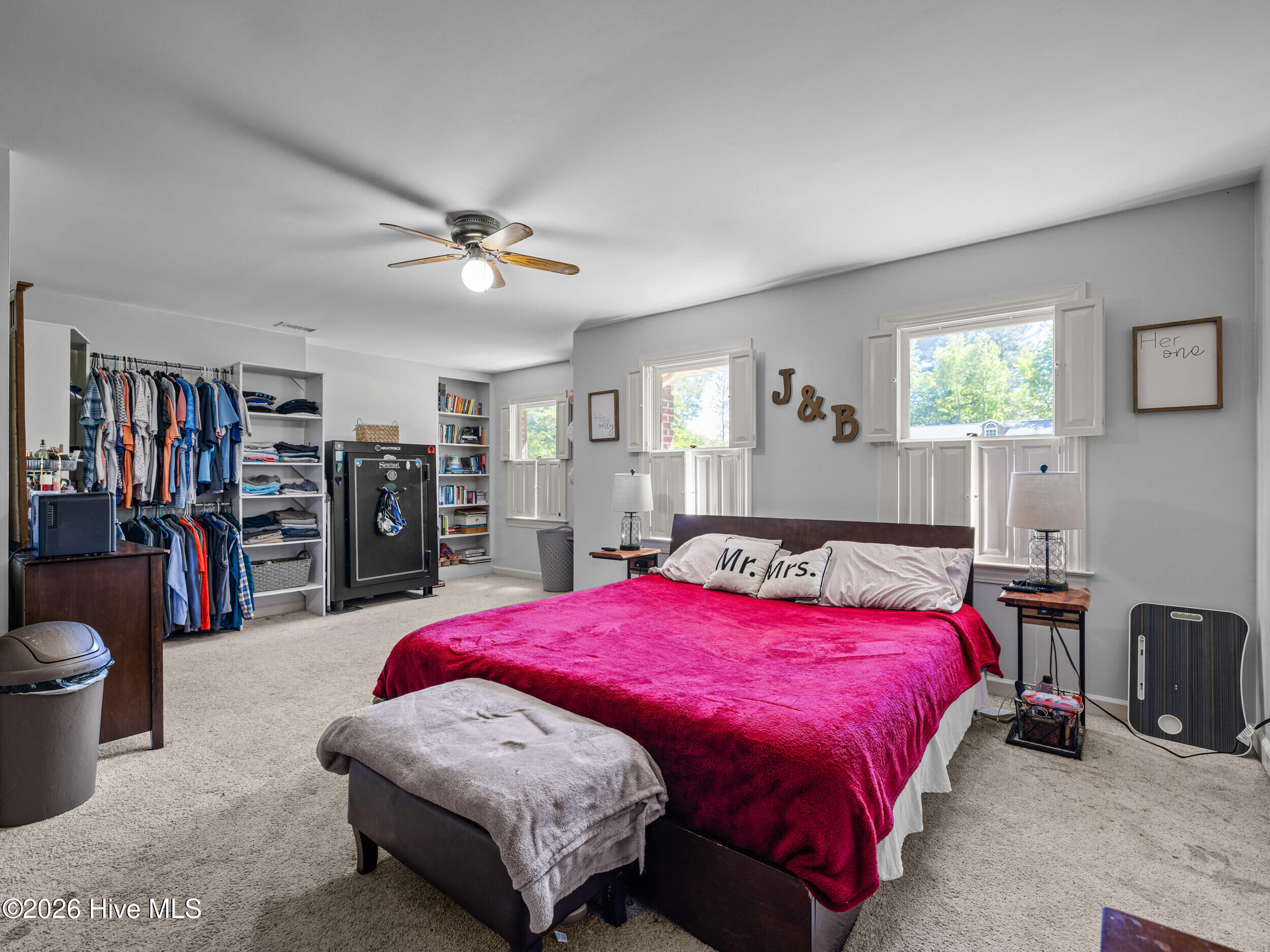 100570486 | Photo 41