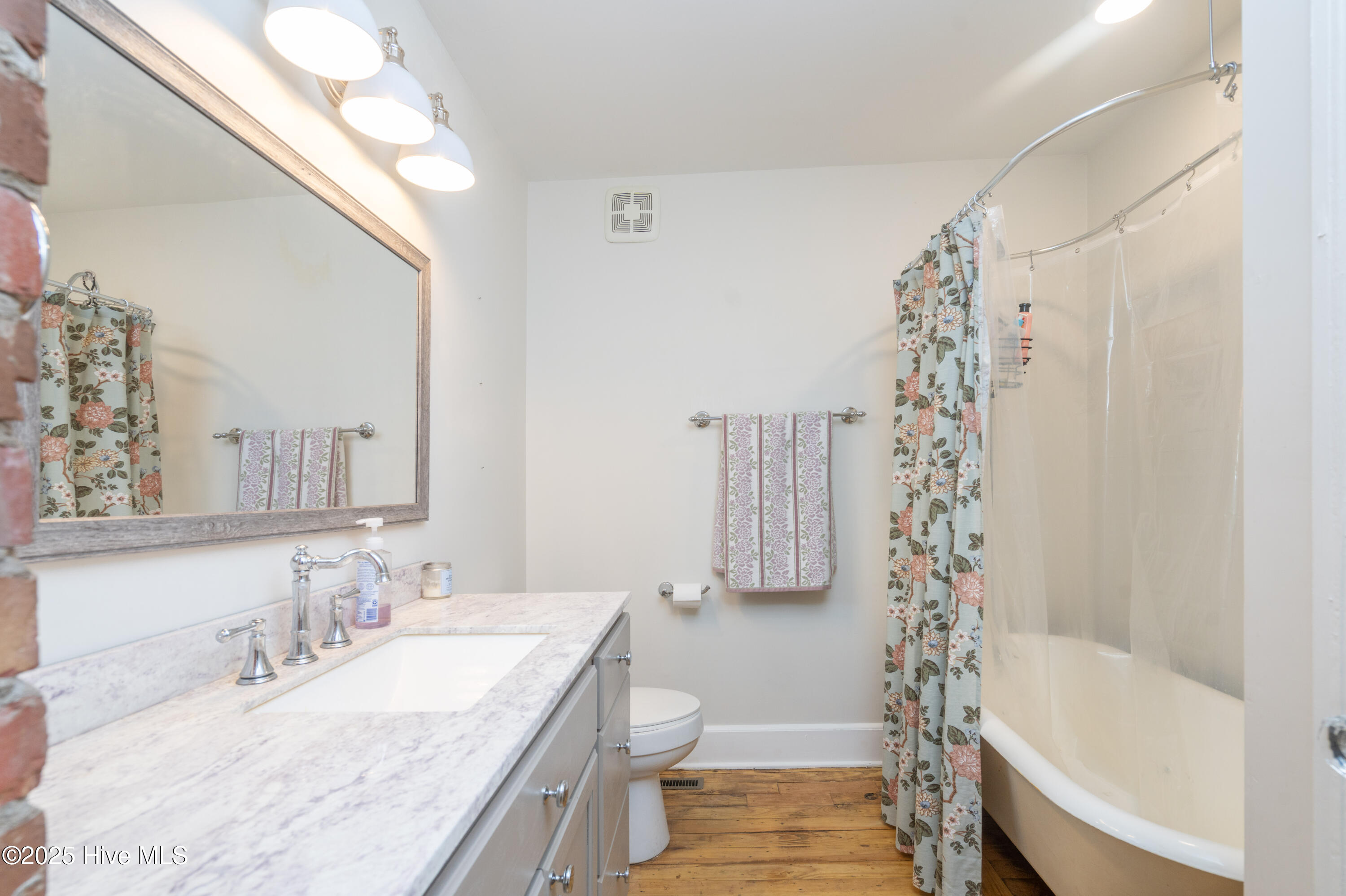 100536527 | Photo 26