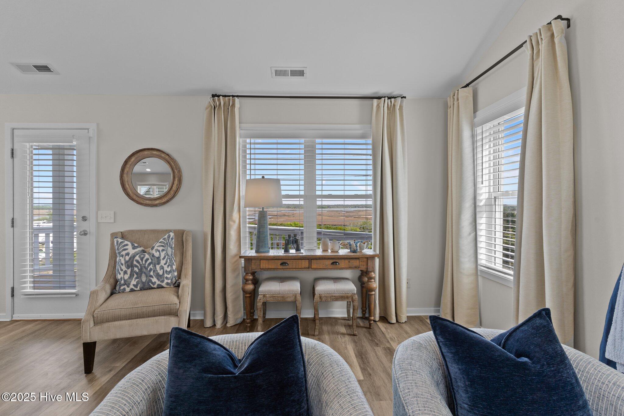 100529383 | Photo 19