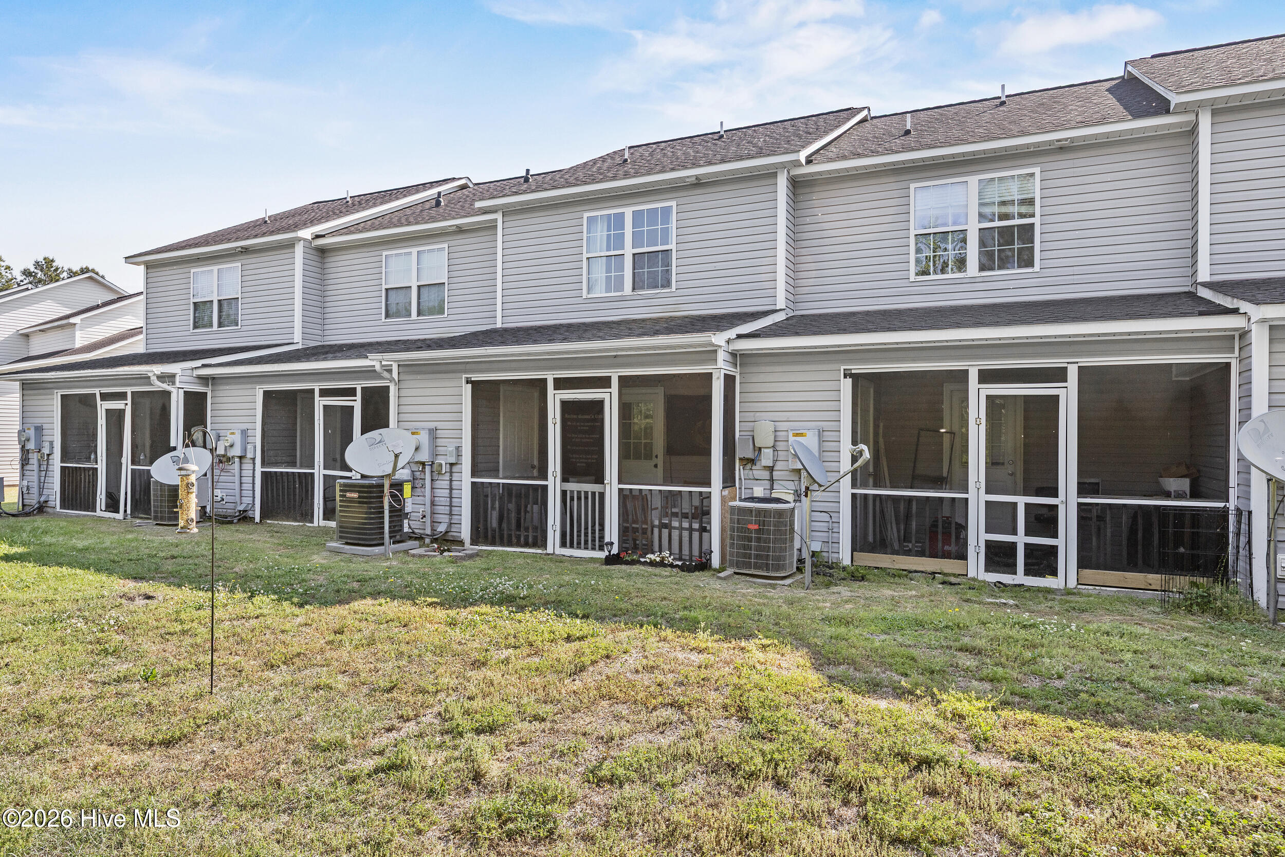 100570282 | Photo 21