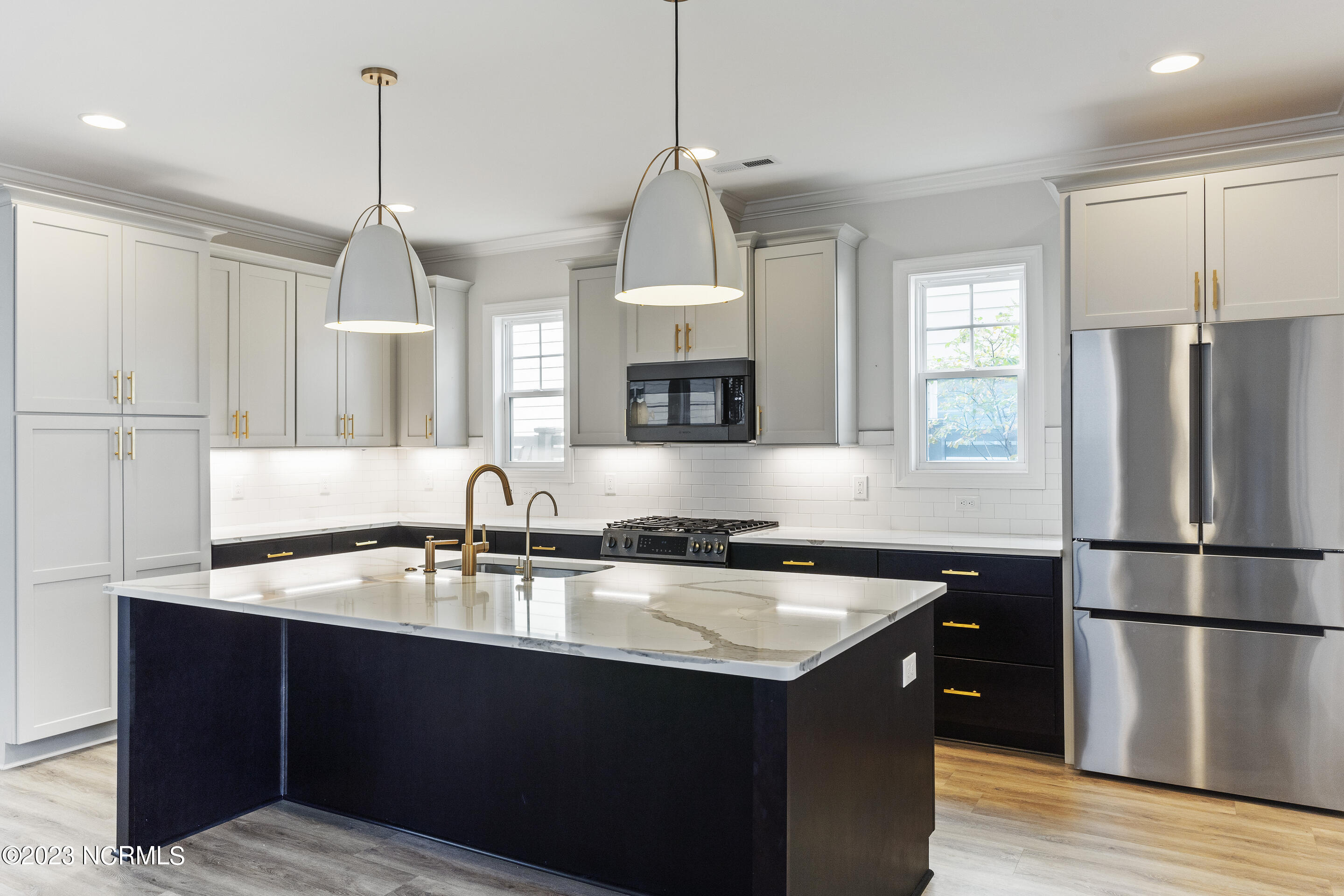 100547954 | Photo 11