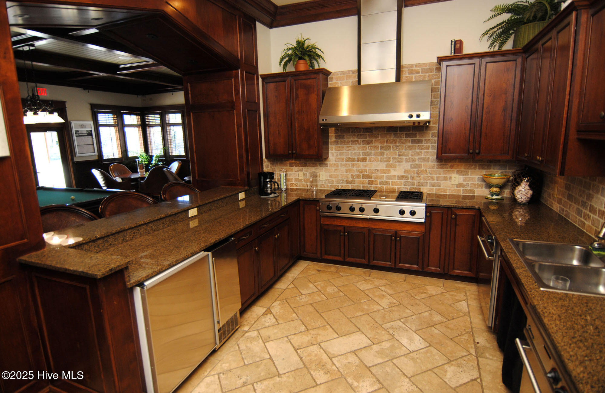 100536723 | Photo 67