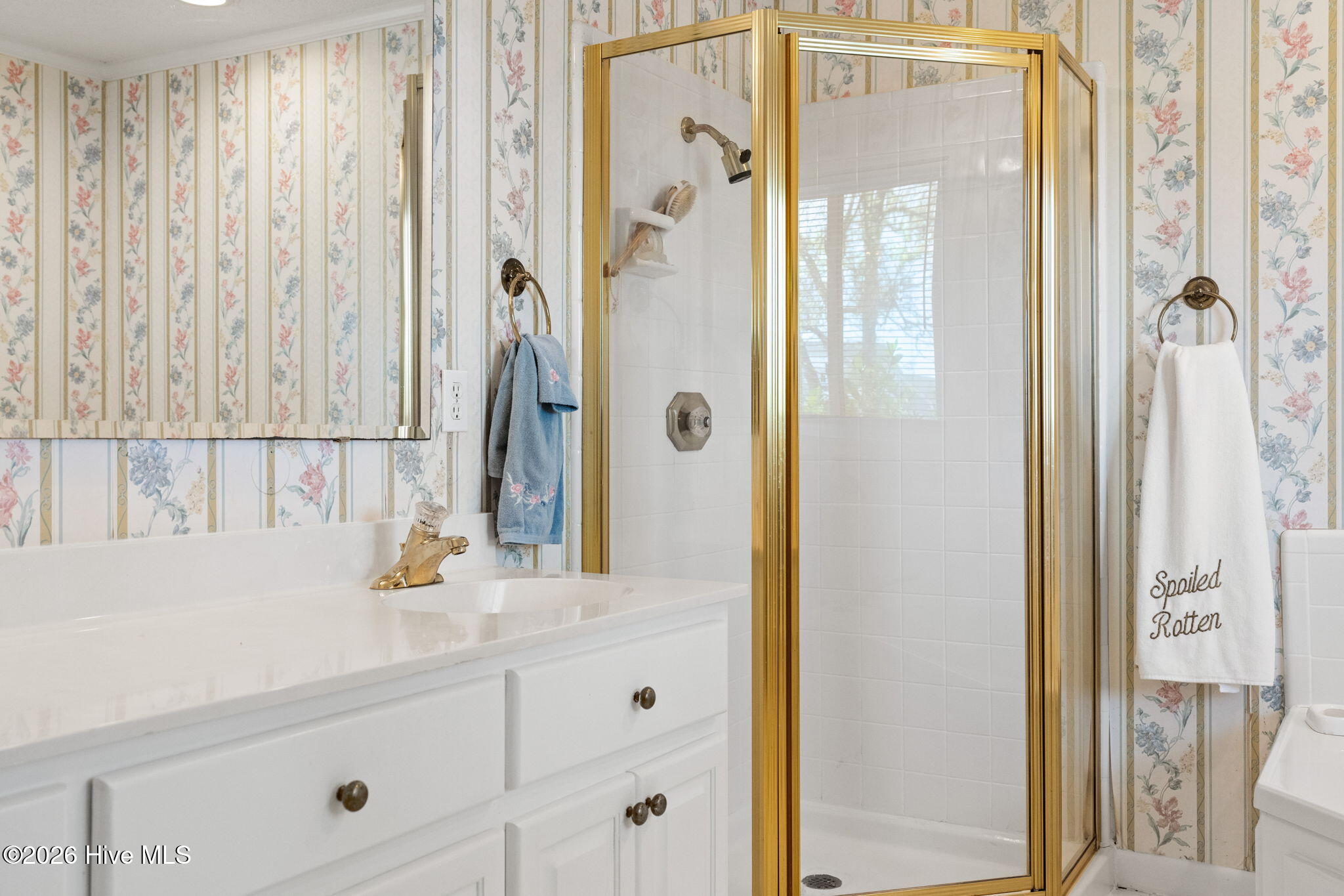 100561830 | Photo 24