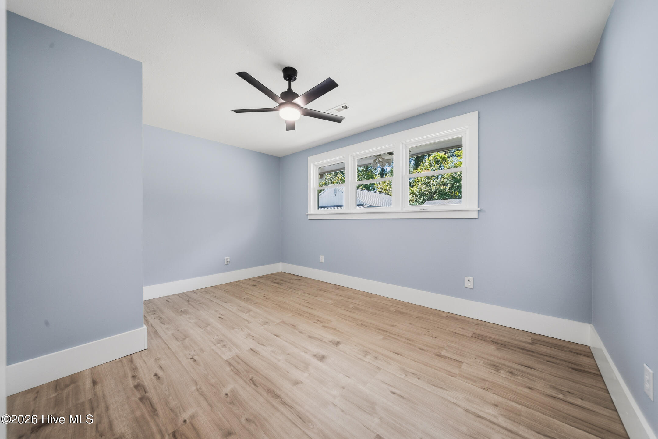 100570664 | Photo 37