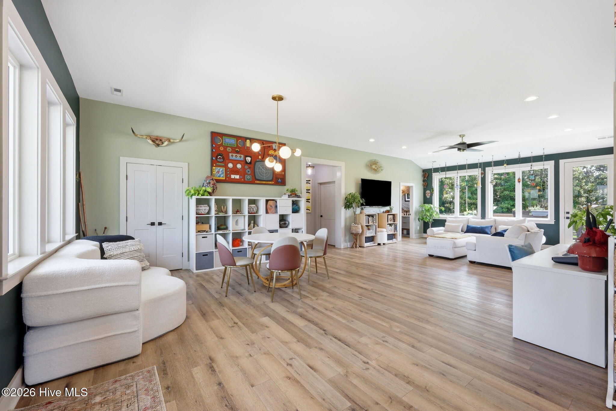 1106 Link Lane,Oriental