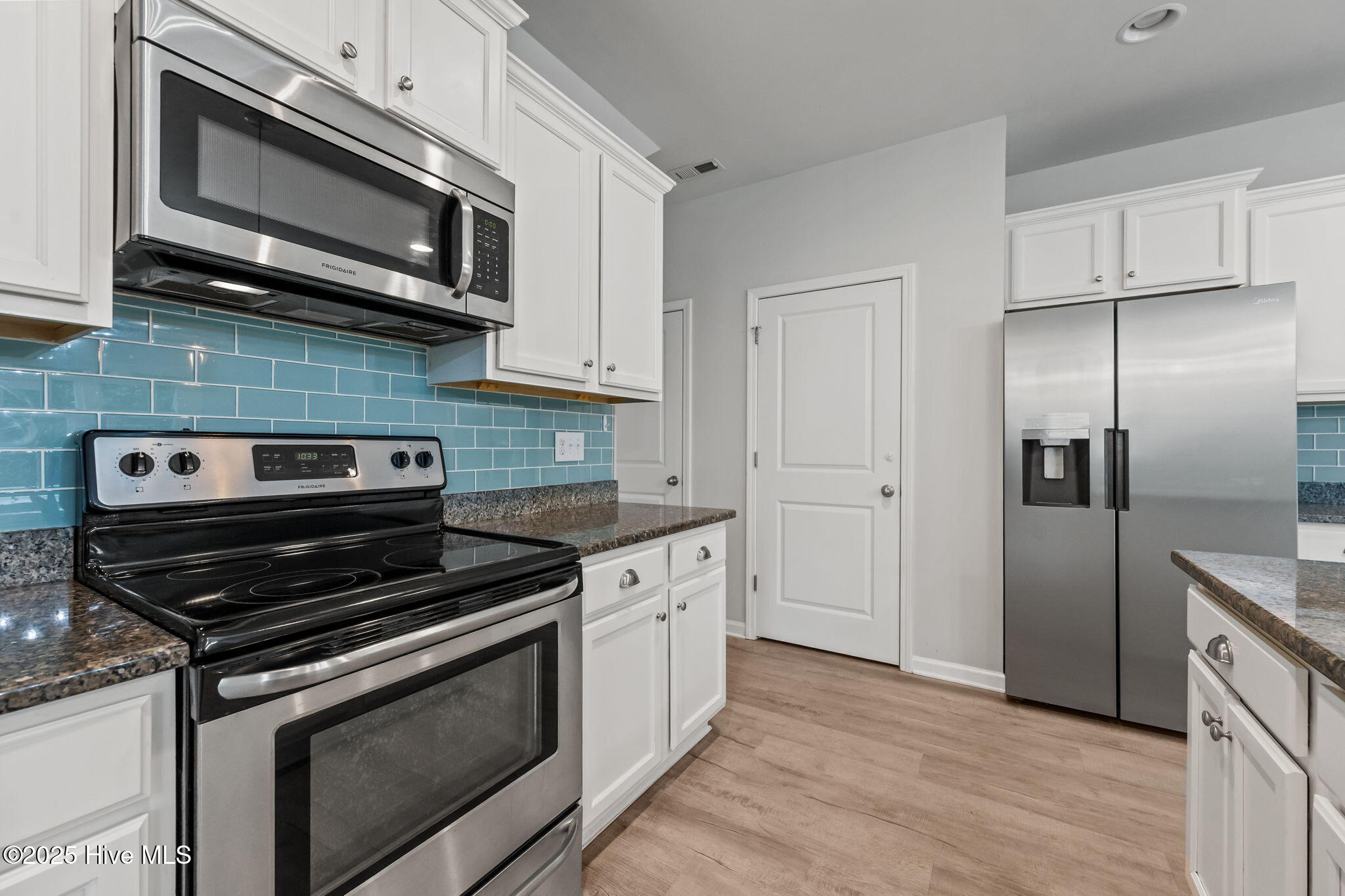 100536661 | Photo 12