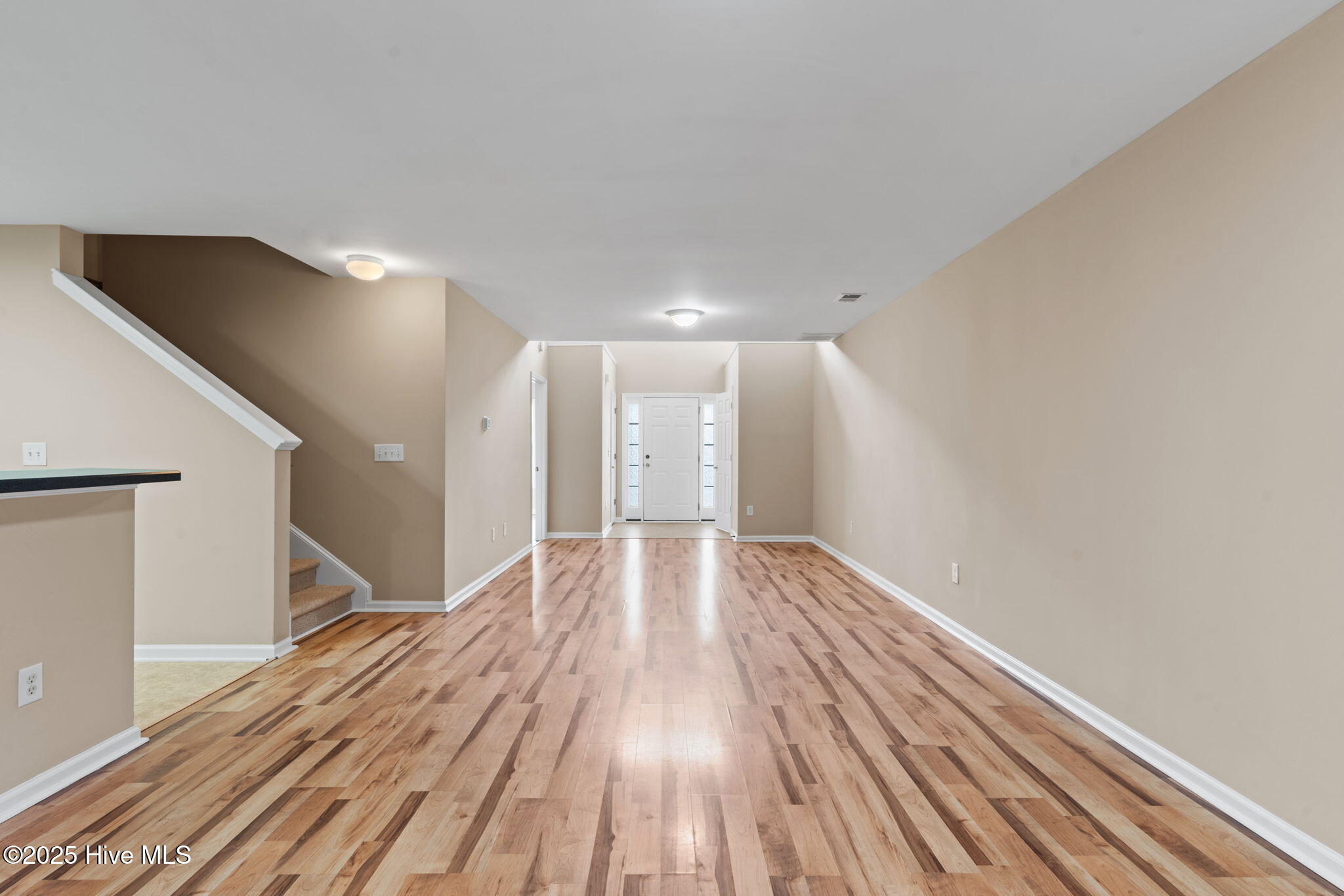 100542570 | Photo 23