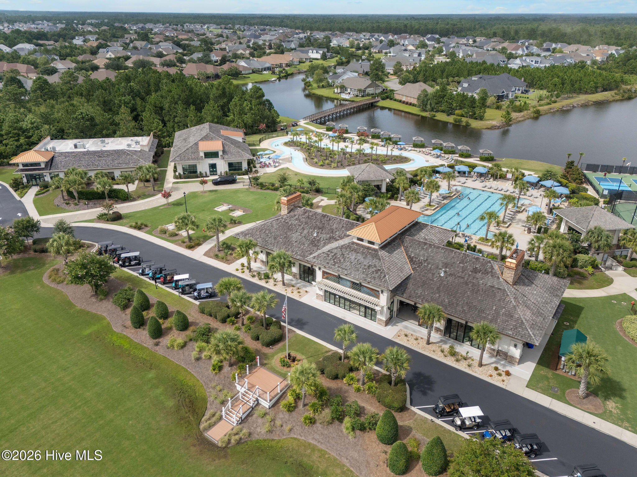 100565690 | Photo 130