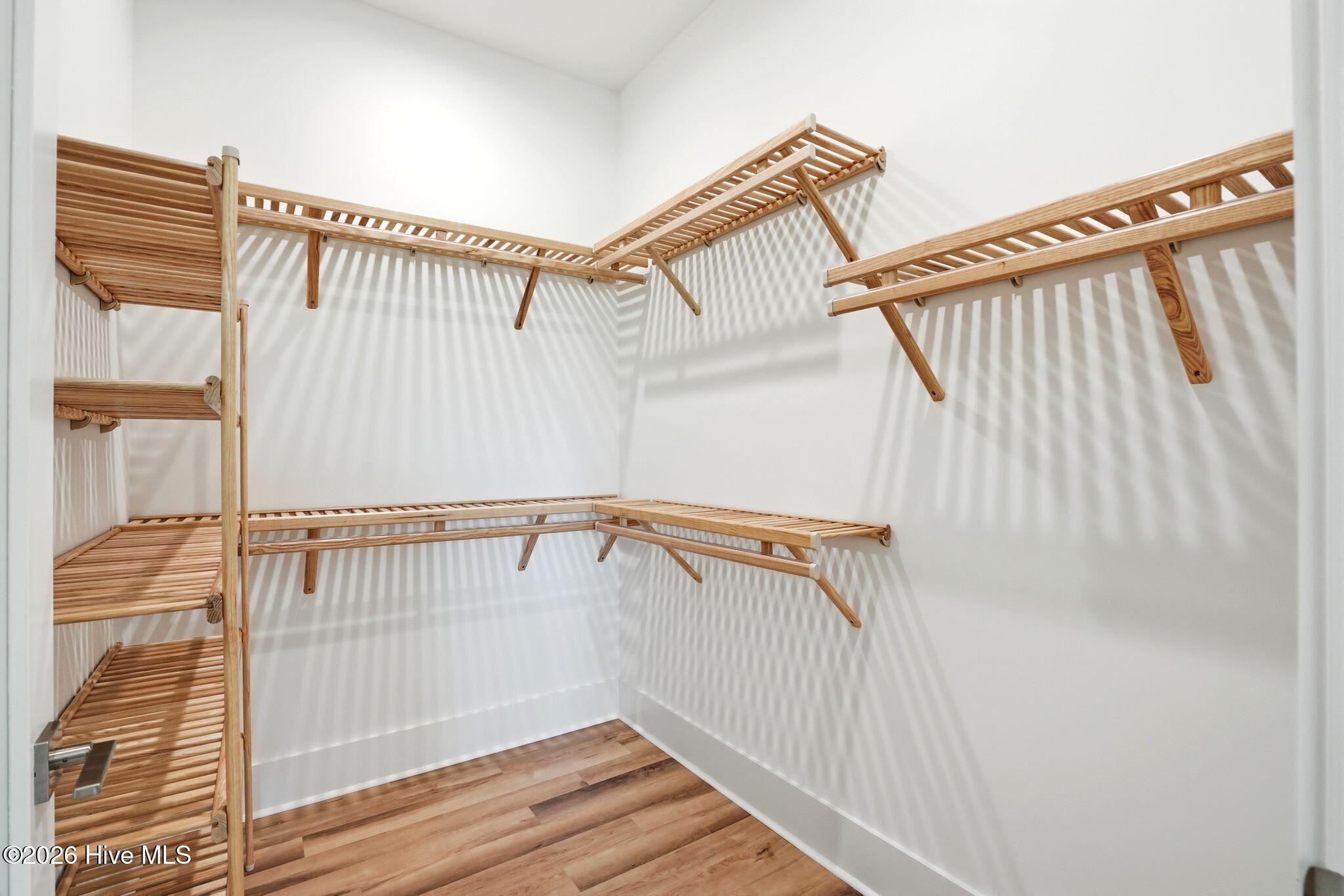 100537171 | Photo 67