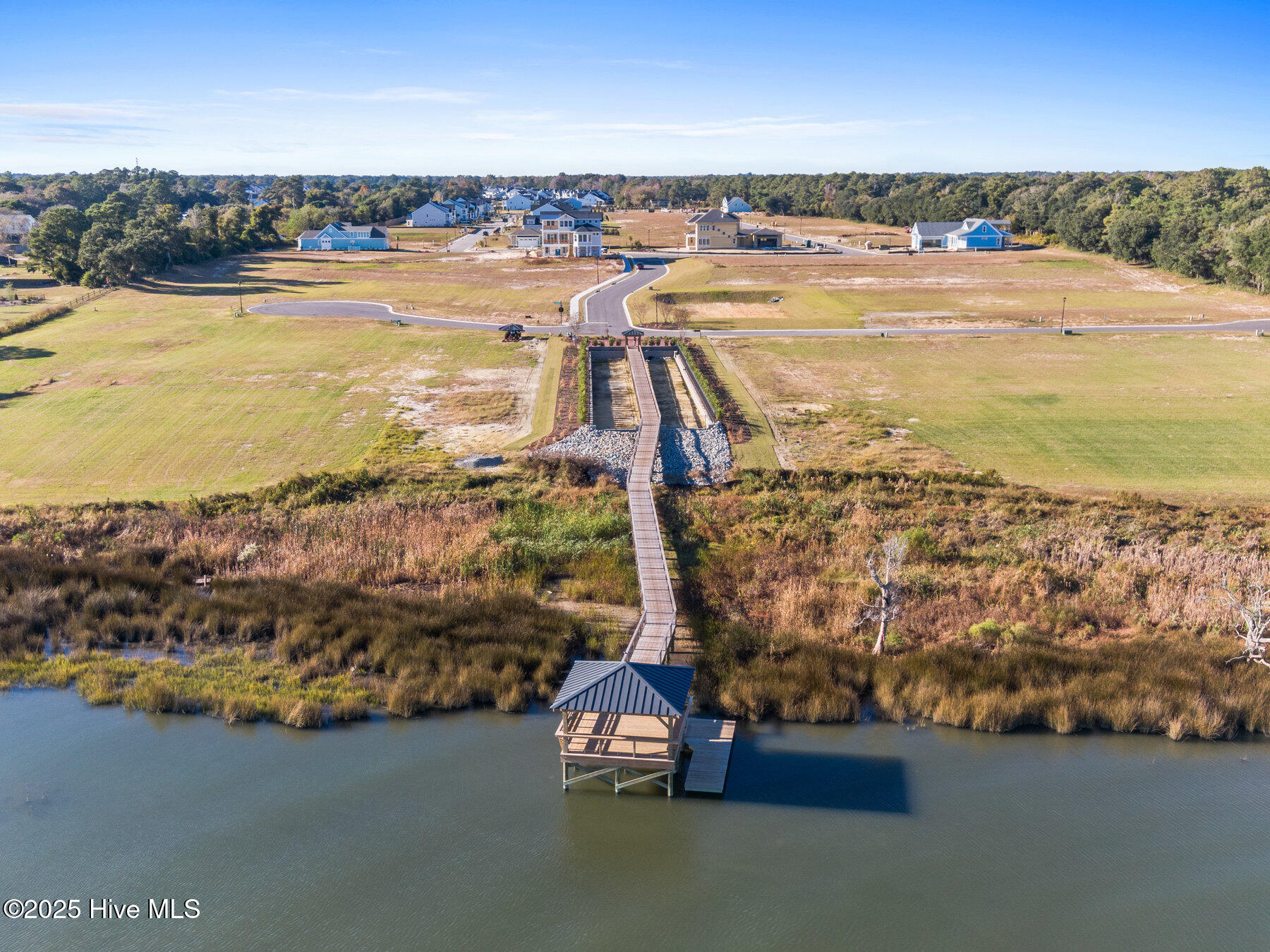 100540201 | Photo 25