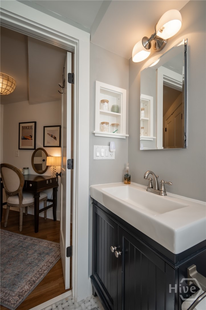 Lower level full bath