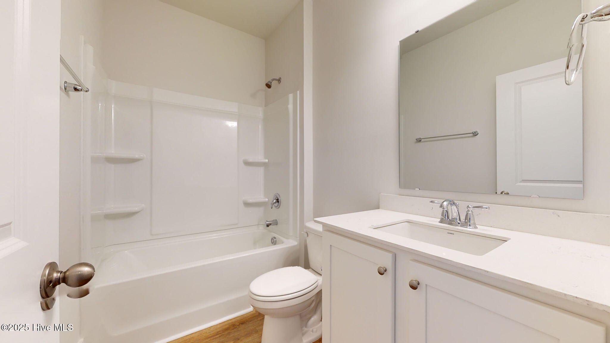 100543683 | Photo 29