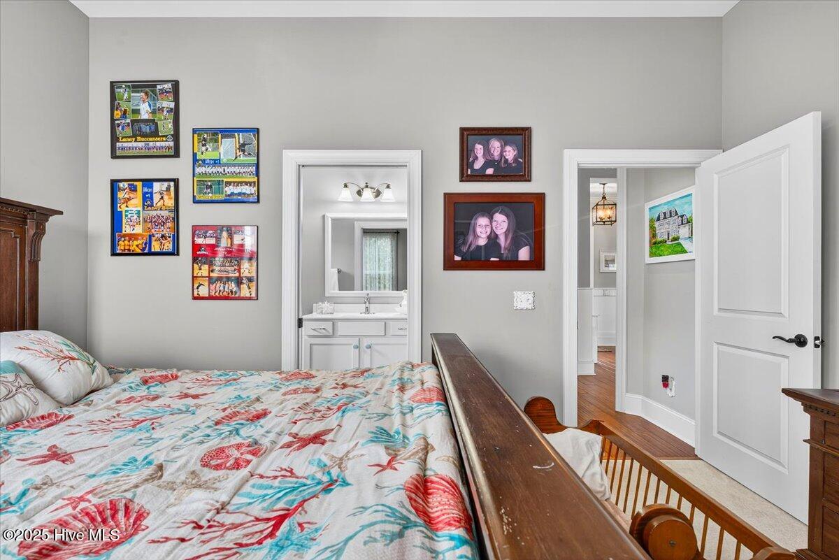 100525399 | Photo 21