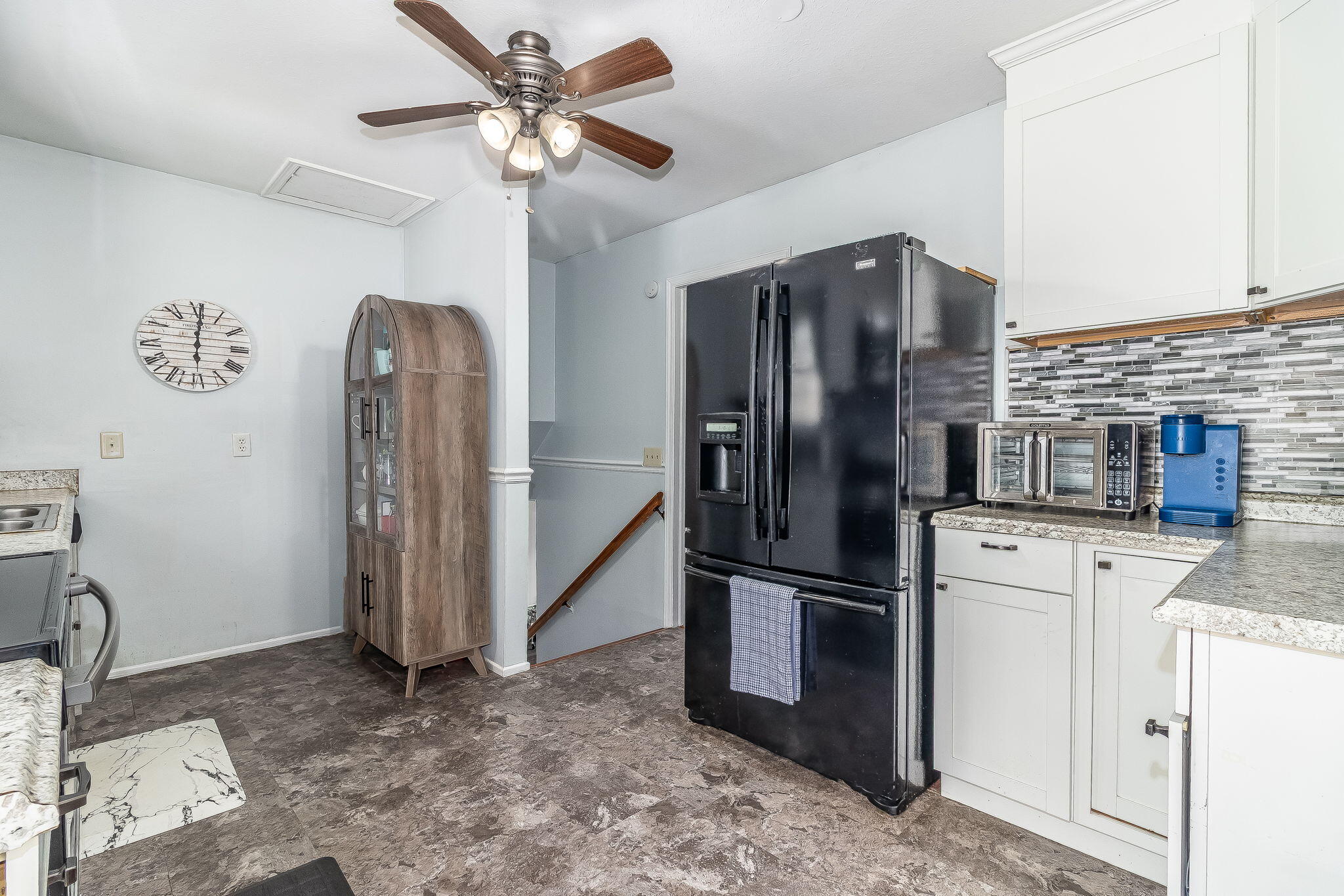 18-web-or-mls-2211 MURA DRIVE 2026 ©--7