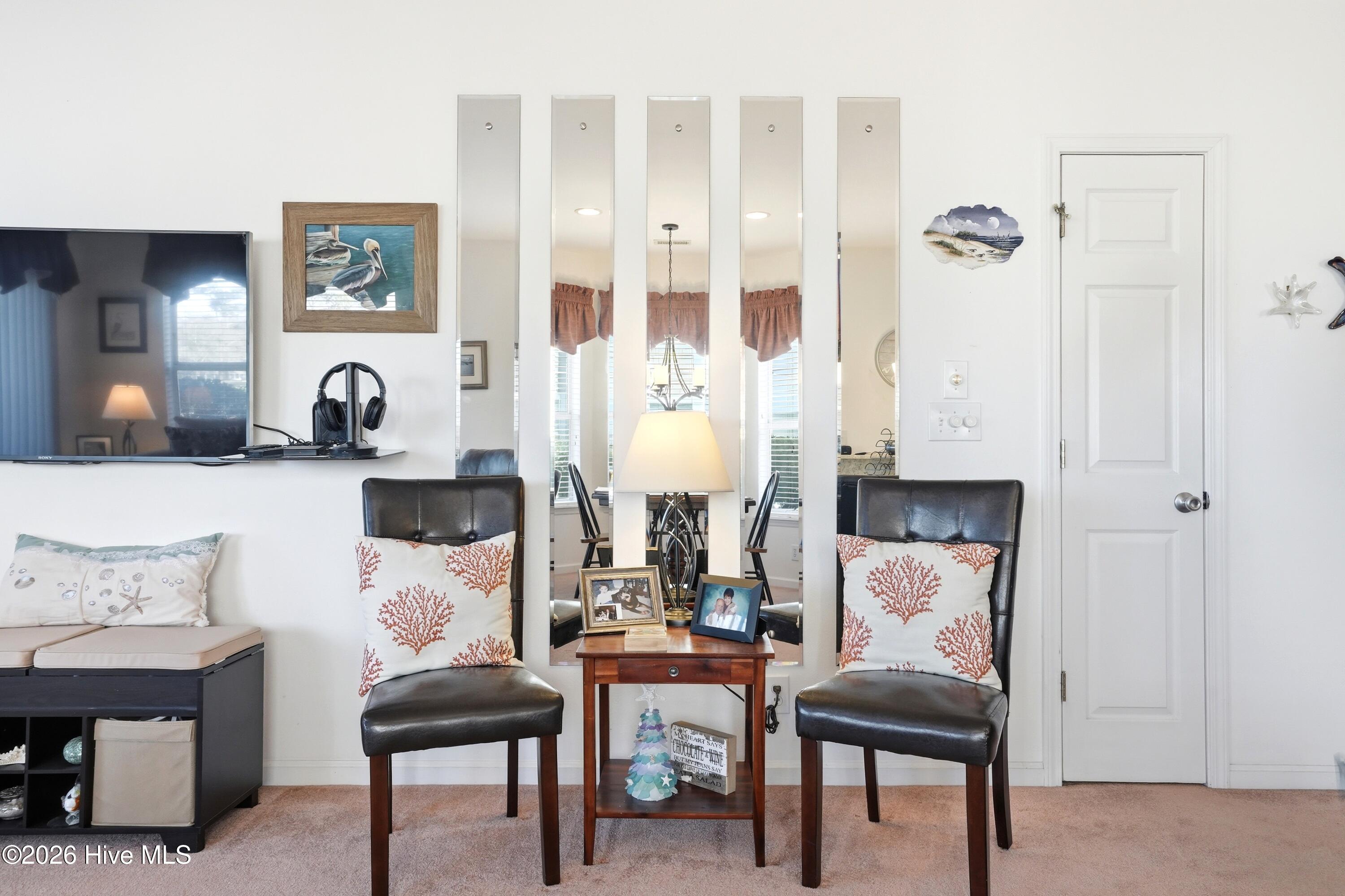 100561892 | Photo 26