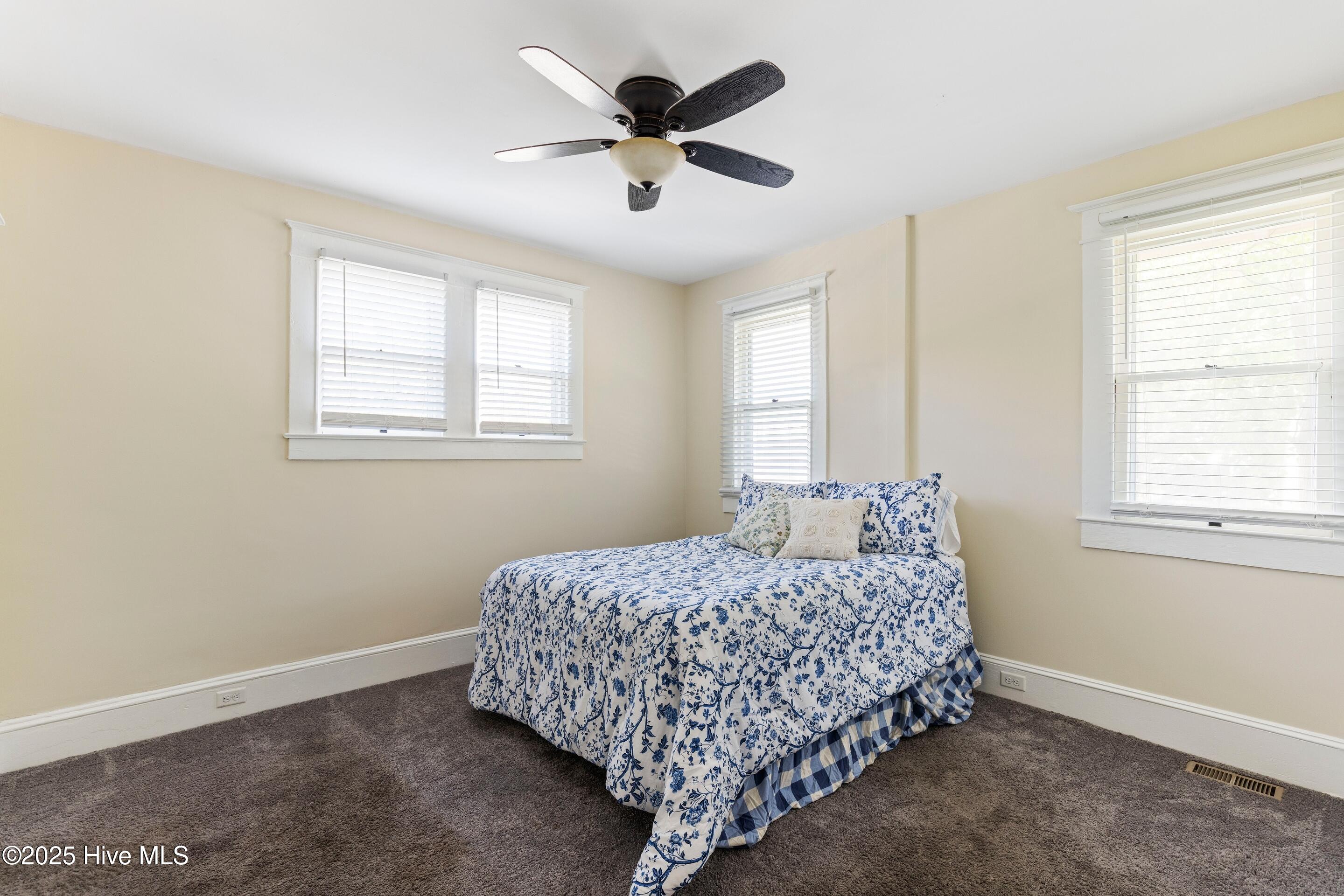 100541674 | Photo 21