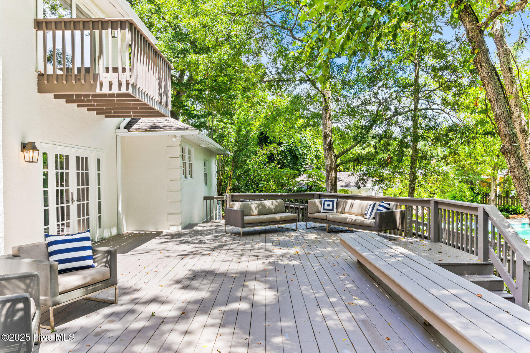 100489617 | Photo 37