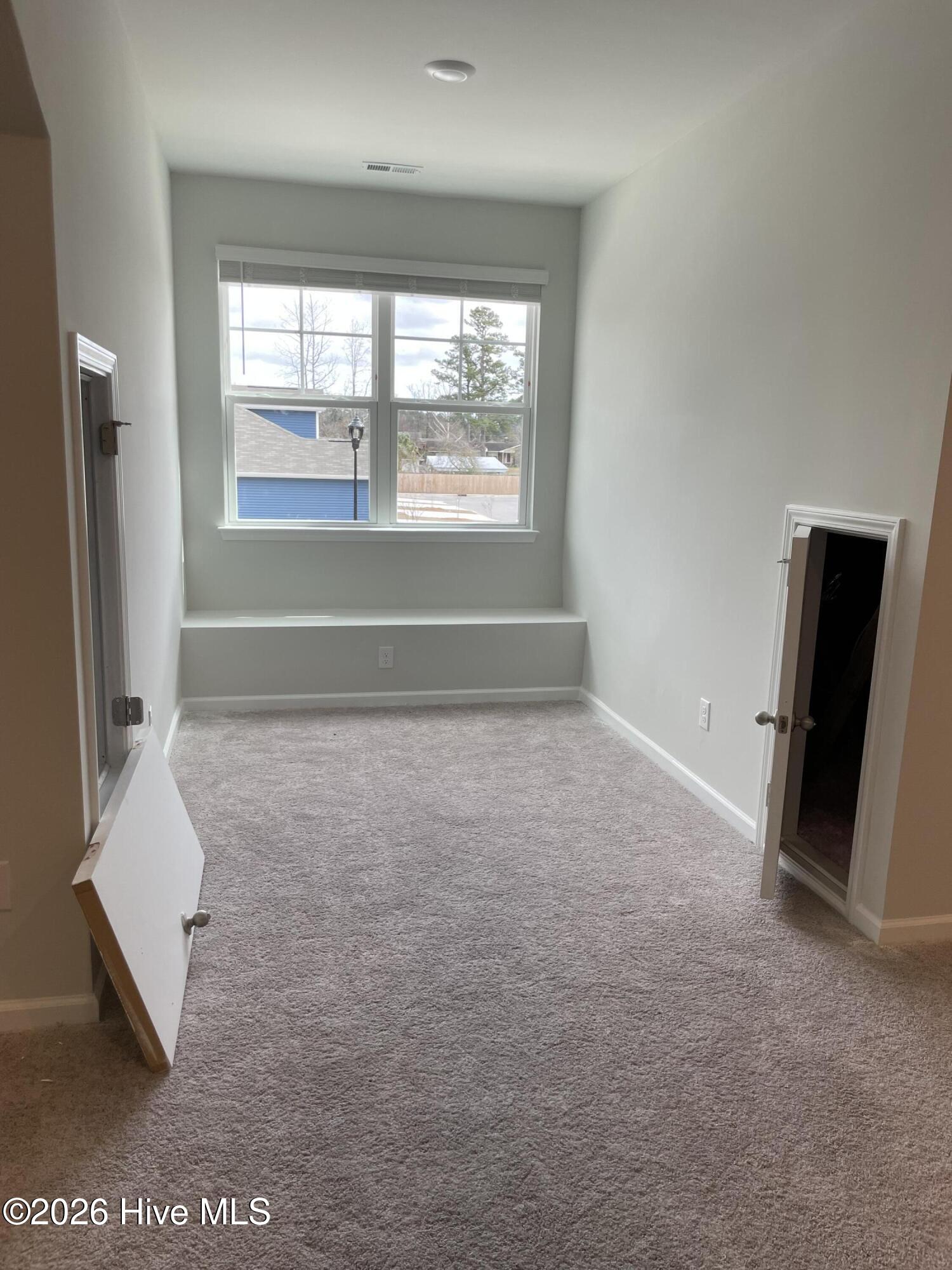 100548569 | Photo 25