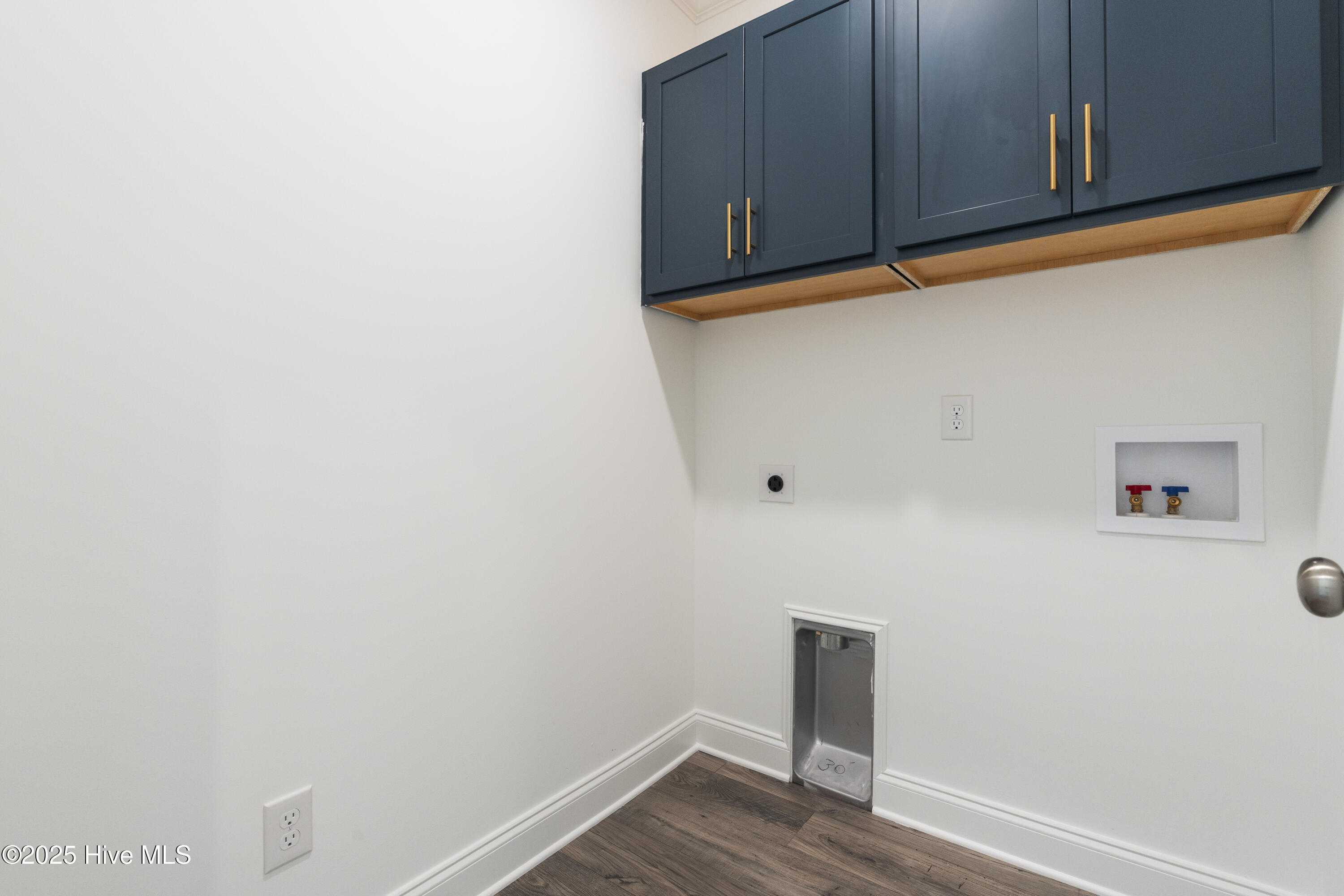 100517740 | Photo 31