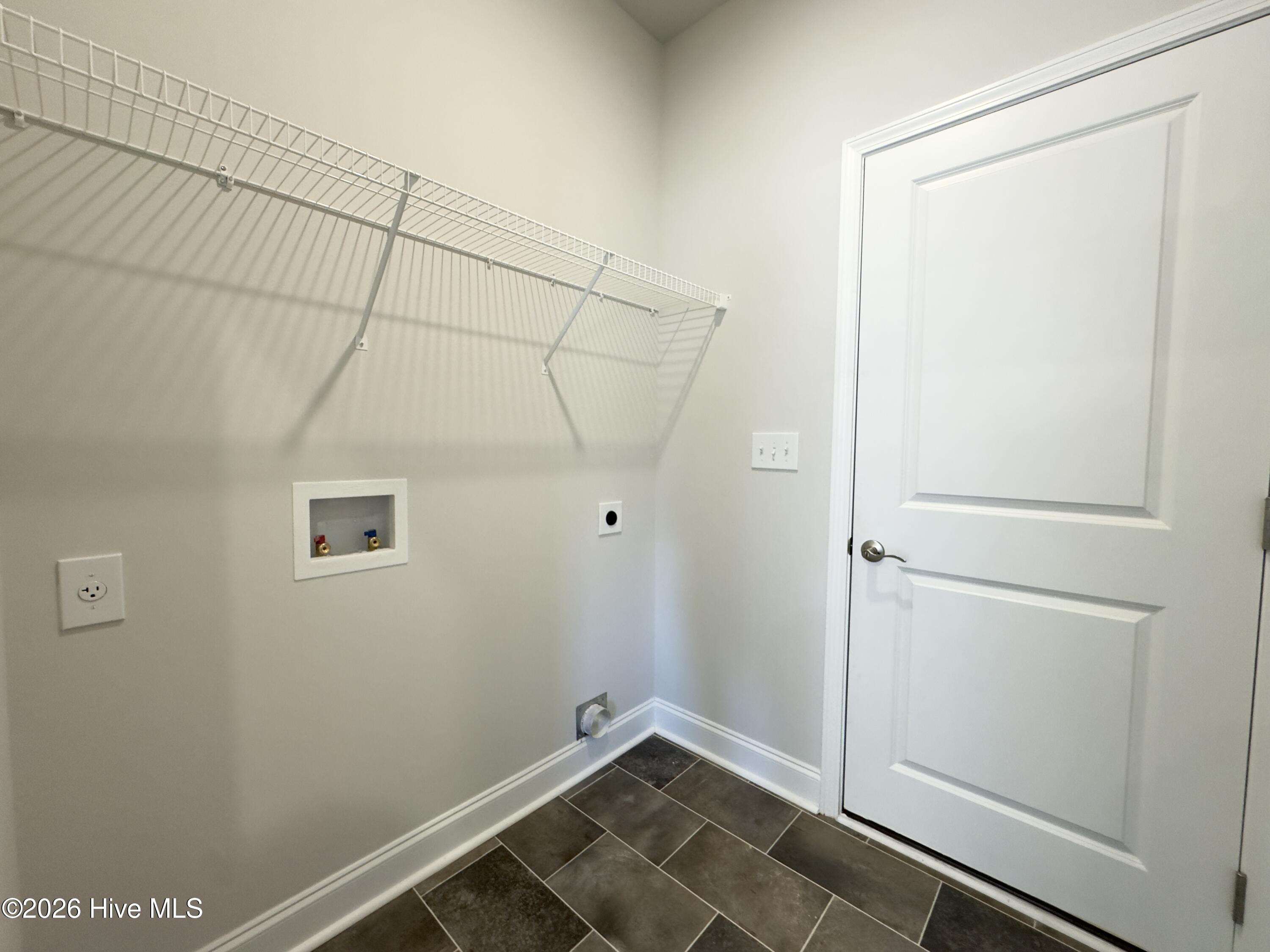 100563341 | Photo 22