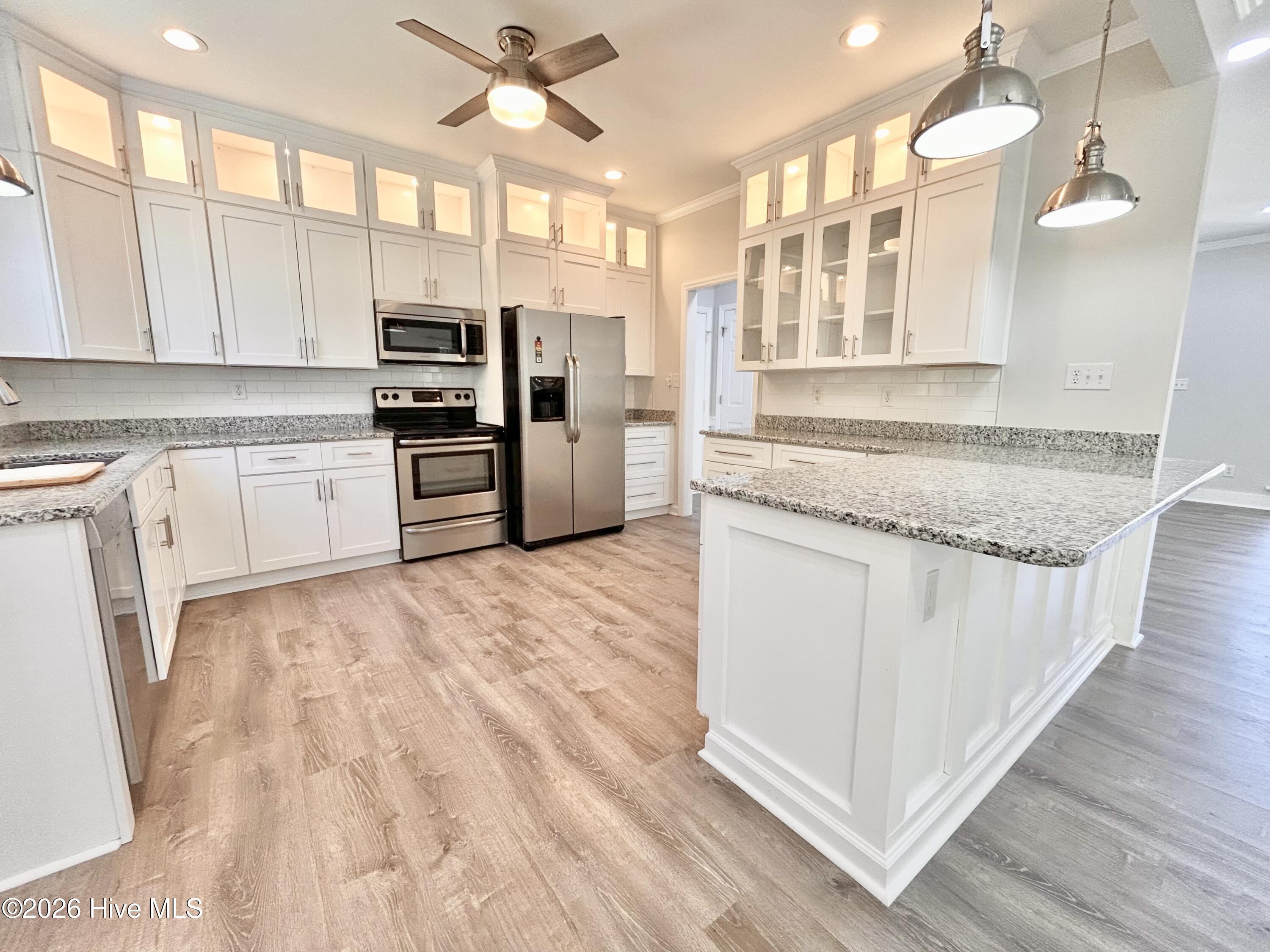 100564341 | Photo 10