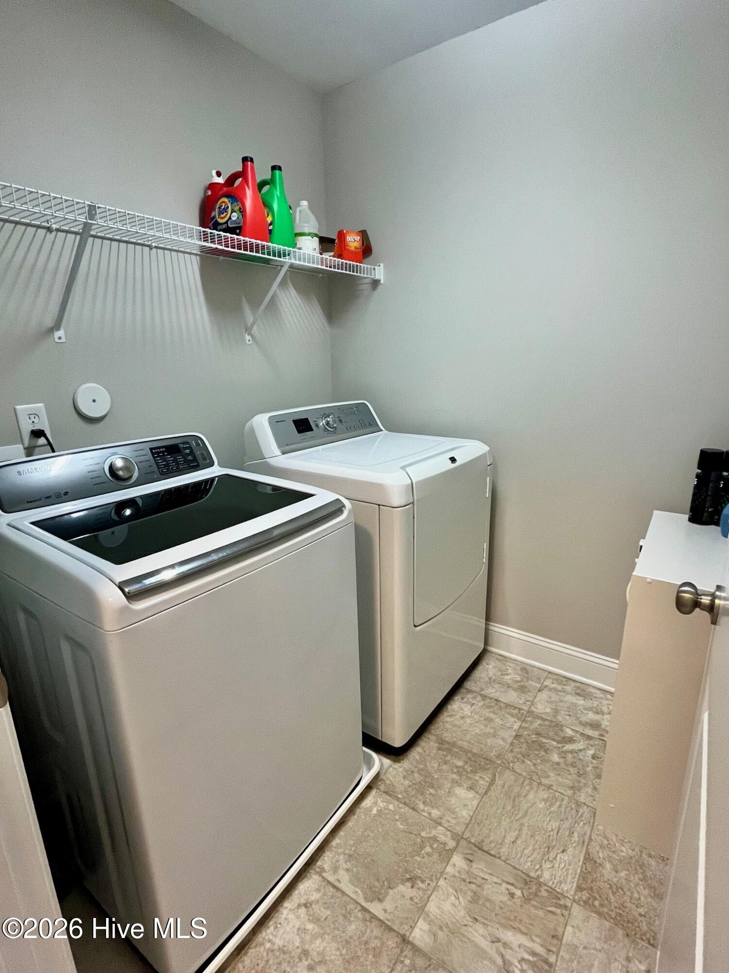 100552710 | Photo 15