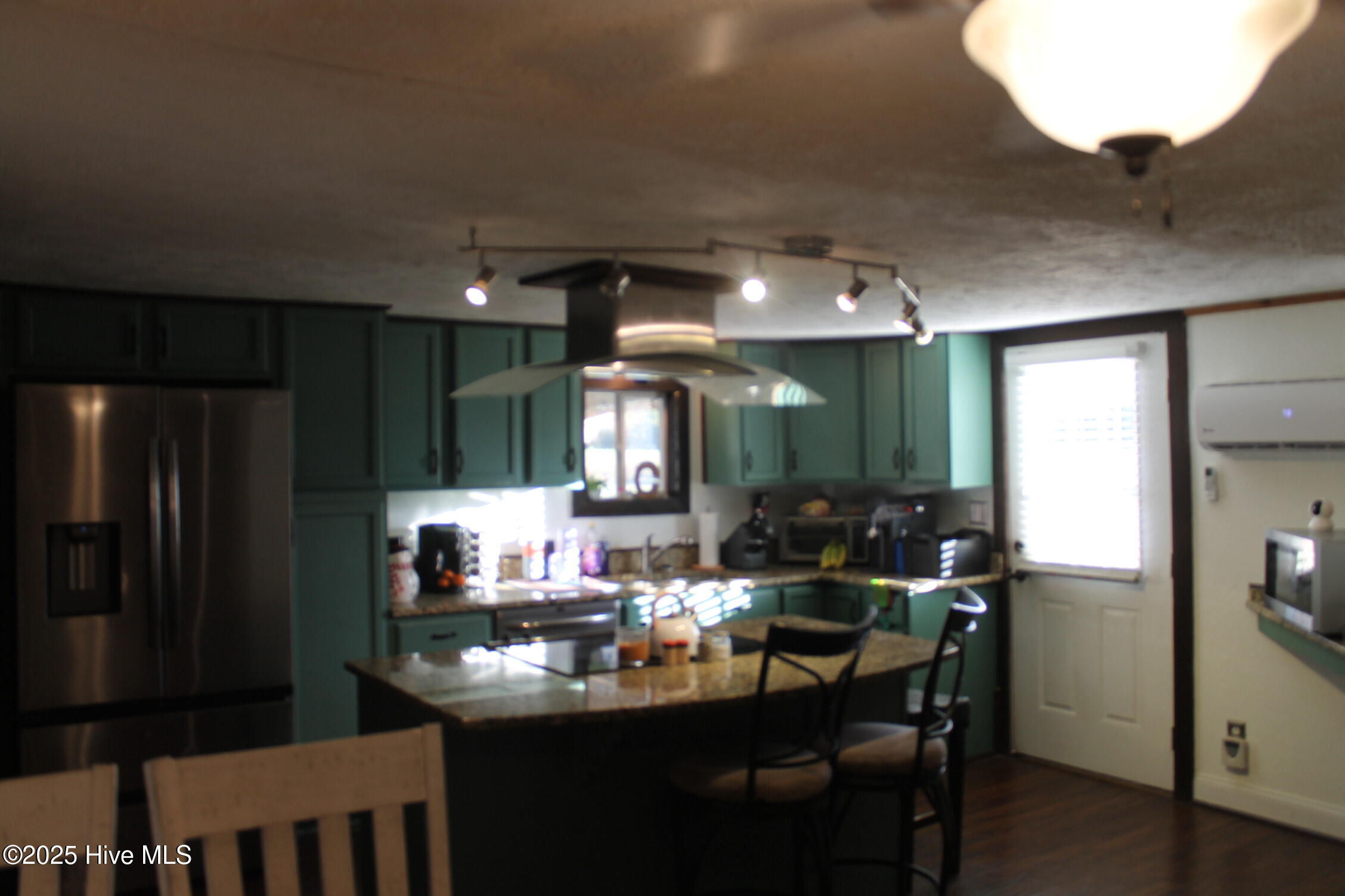 100541435 | Photo 13