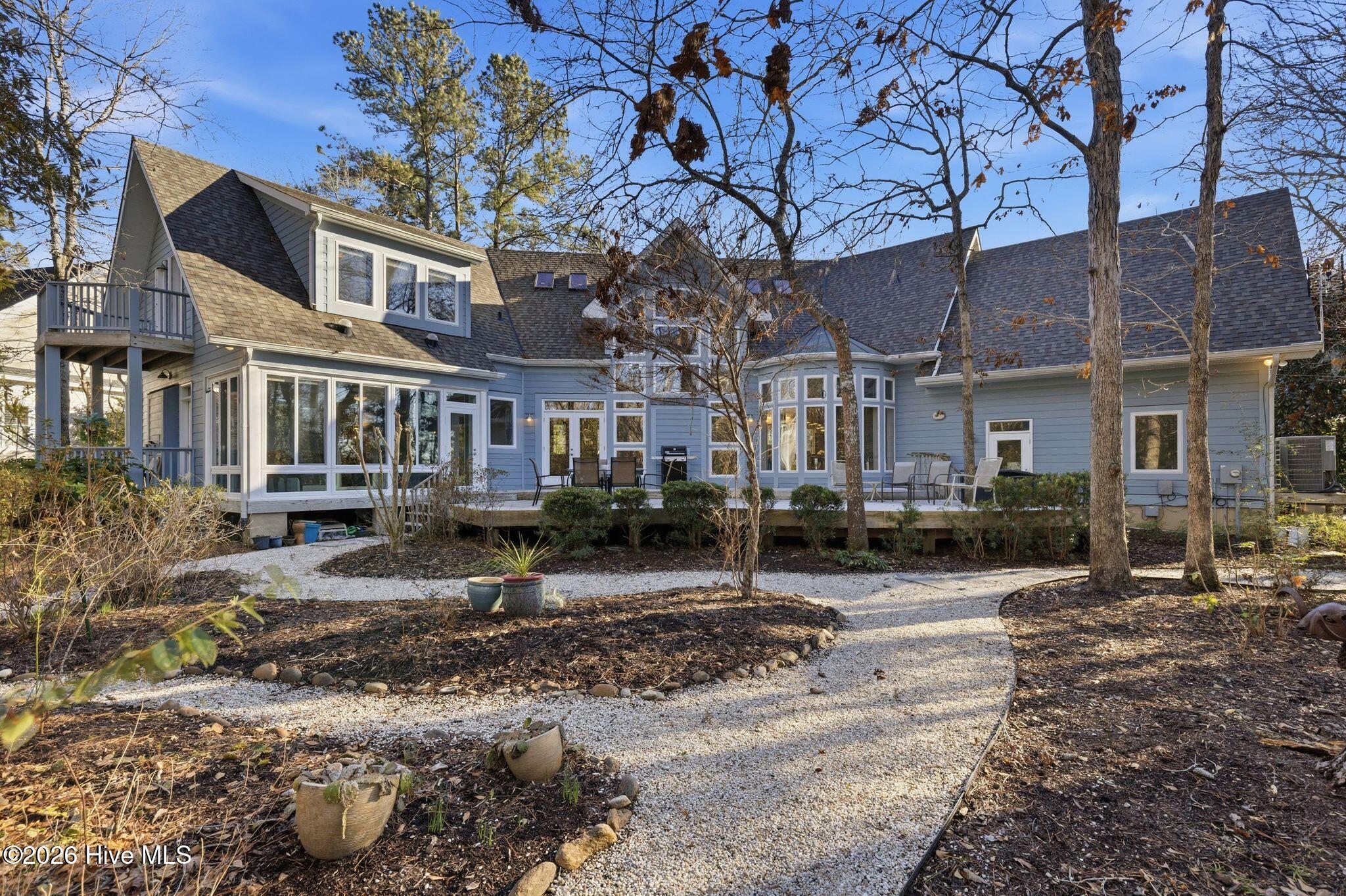 100555834 | Photo 74