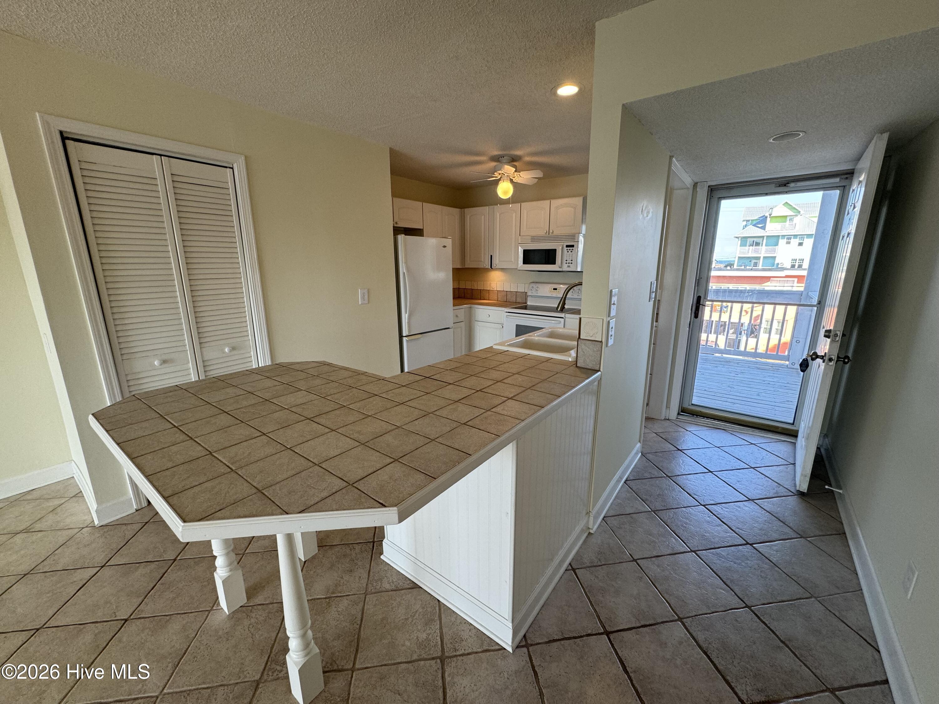 709 Canal Drive UNIT Apt 2c, Carolina Beach, NC, 28428