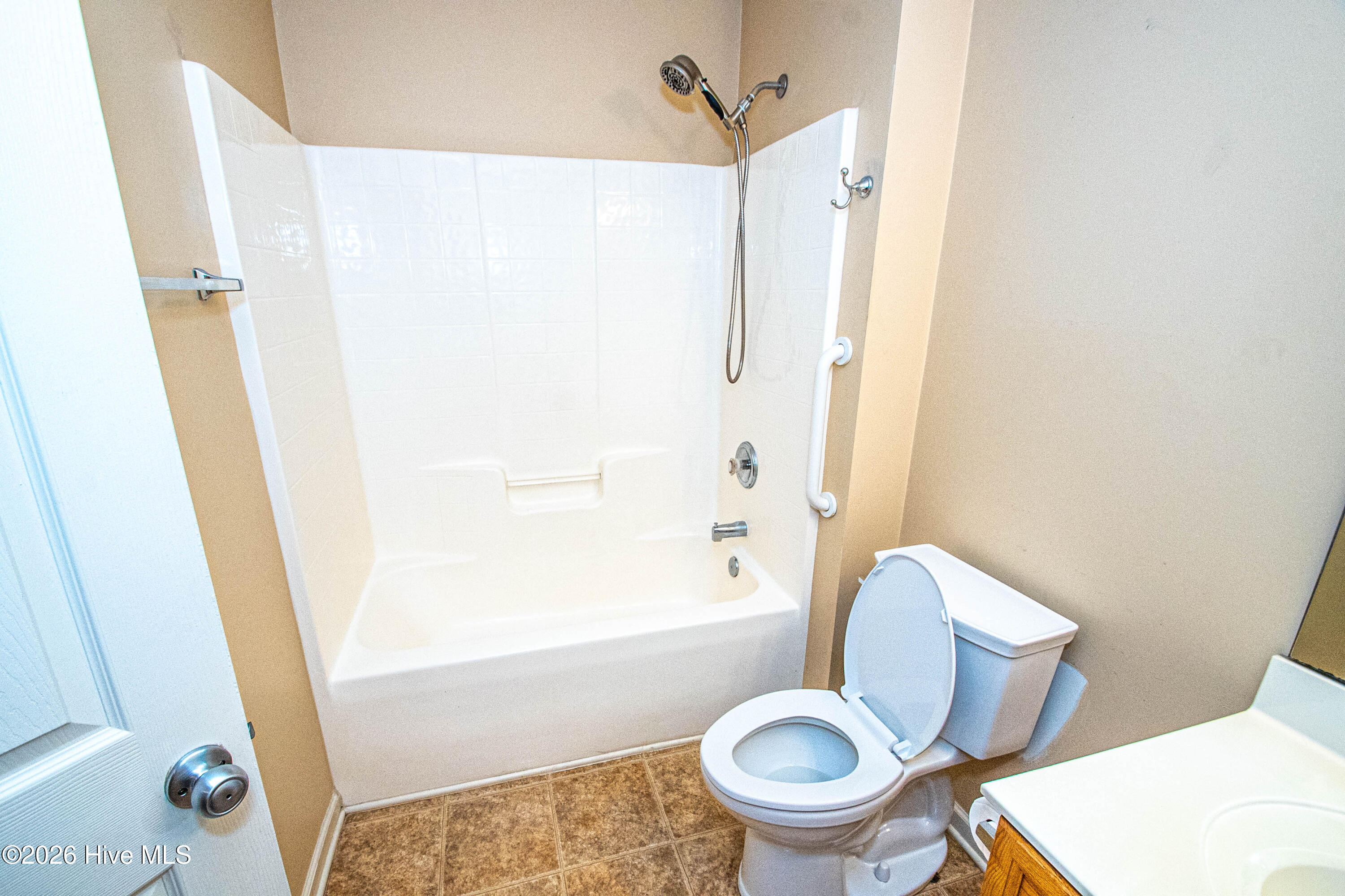 100567931 | Photo 36