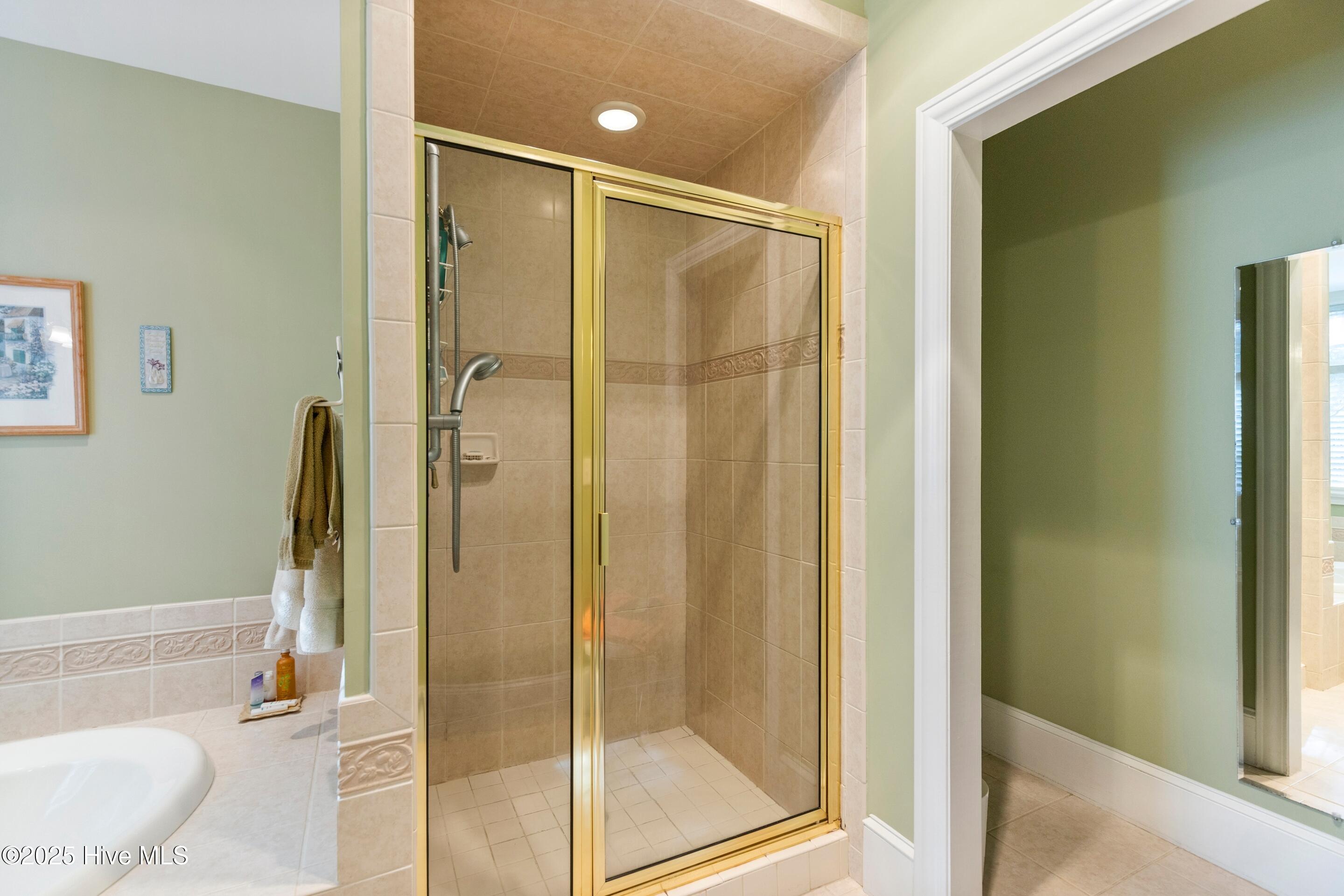 100536994 | Photo 25