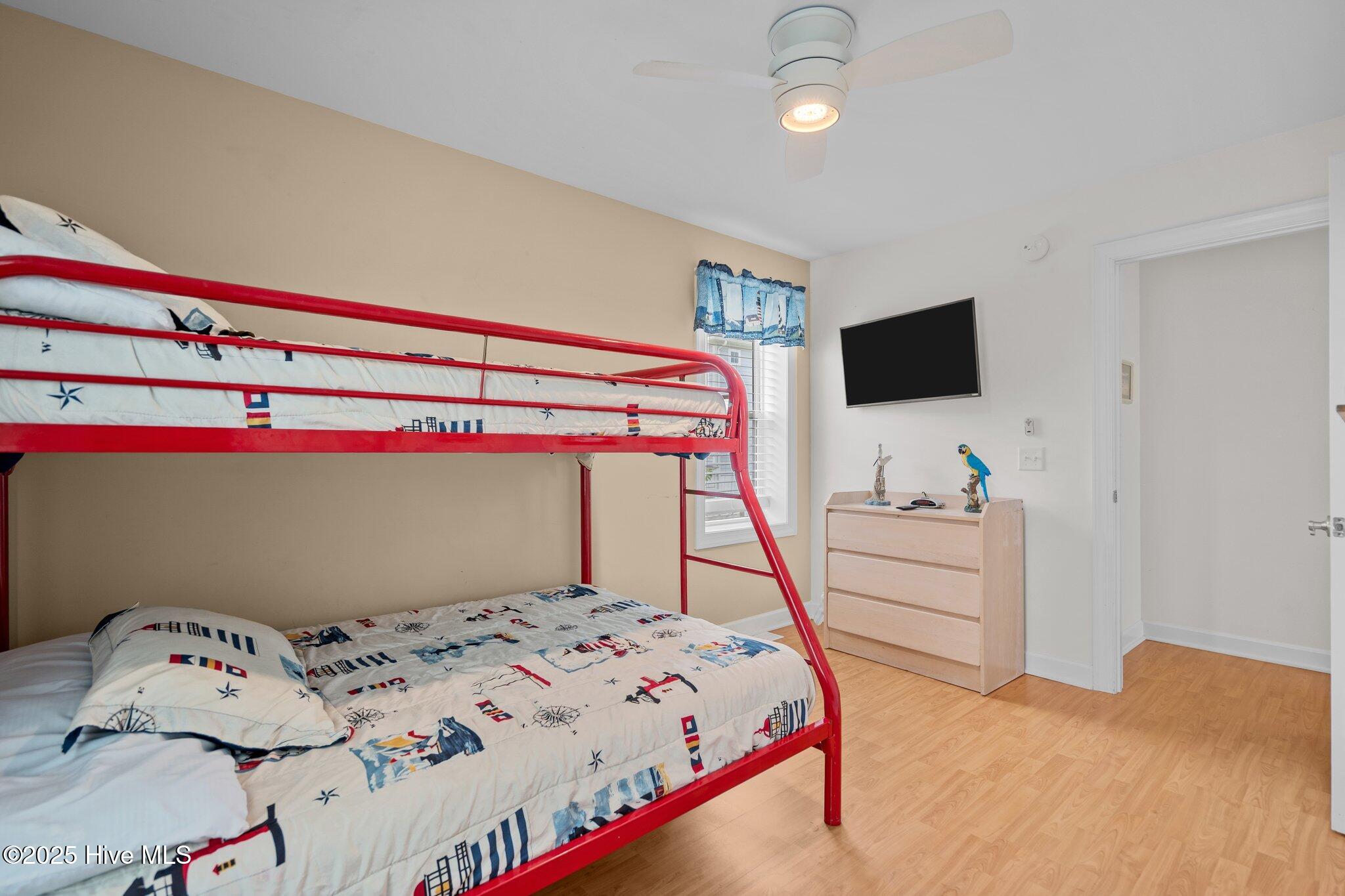 100517725 | Photo 61