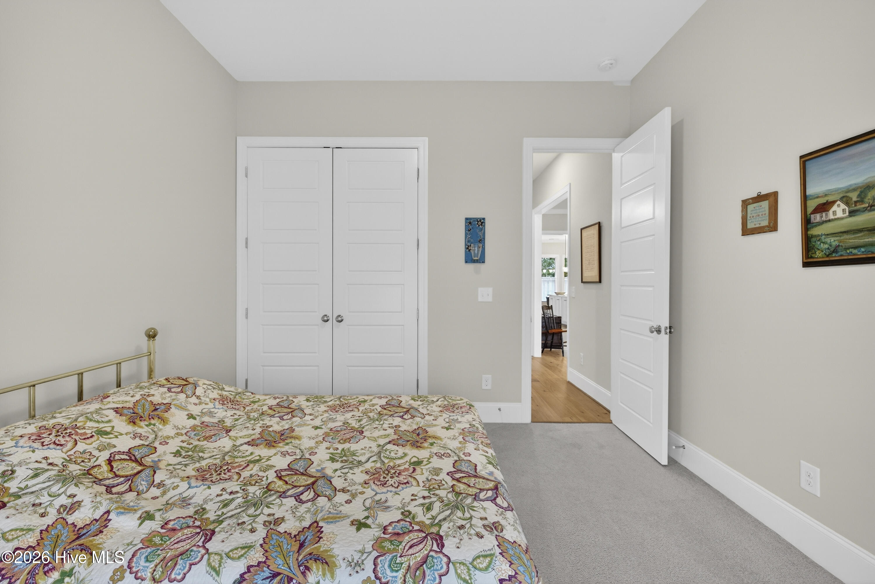 100558157 | Photo 32