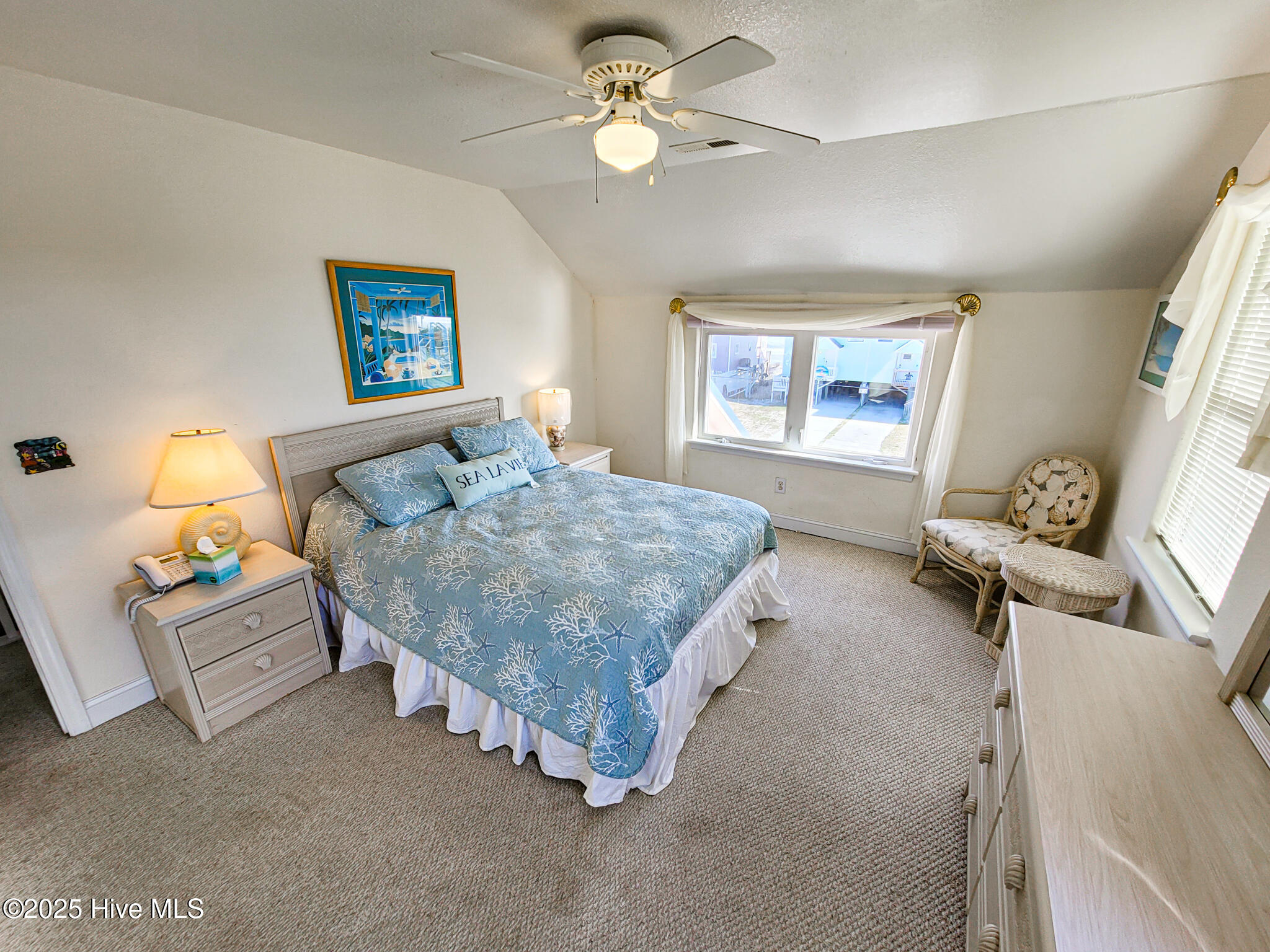 100499677 | Photo 18