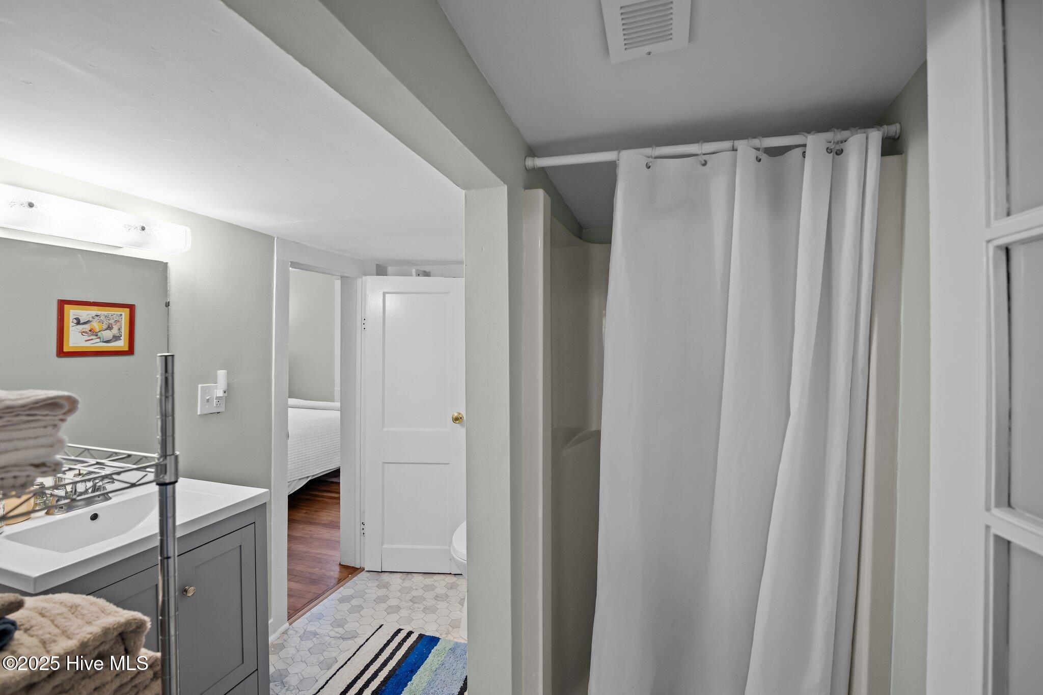 503 Hodges Street,Oriental