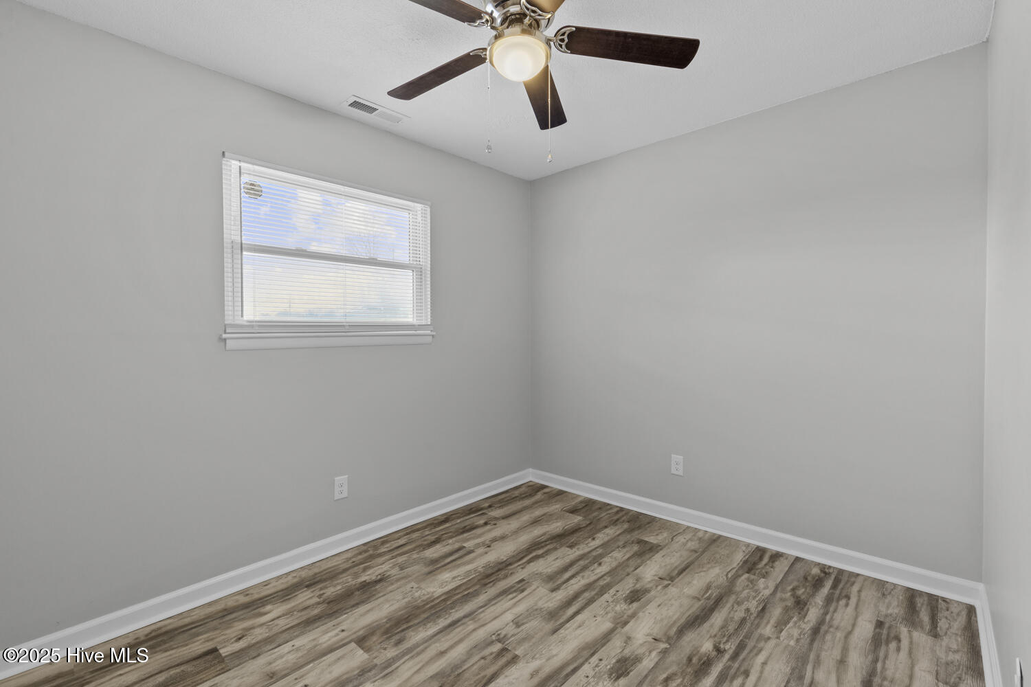 100544990 | Photo 19