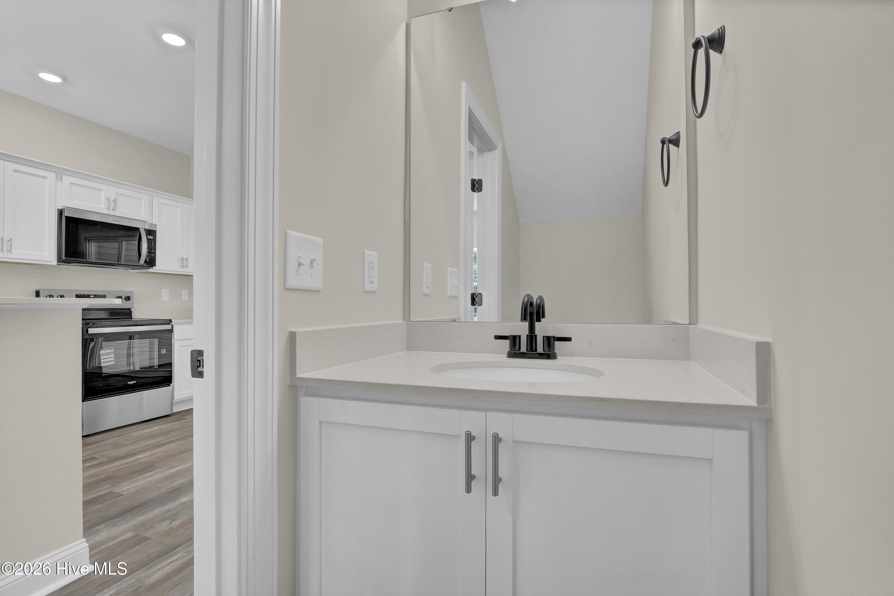 100537571 | Photo 14