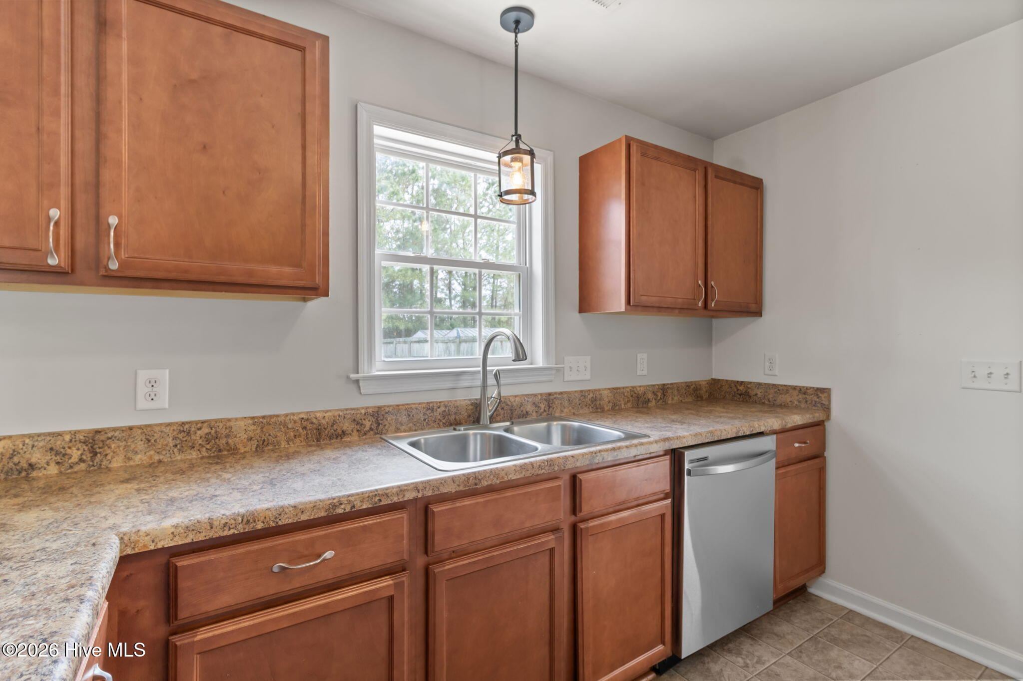 100561505 | Photo 11