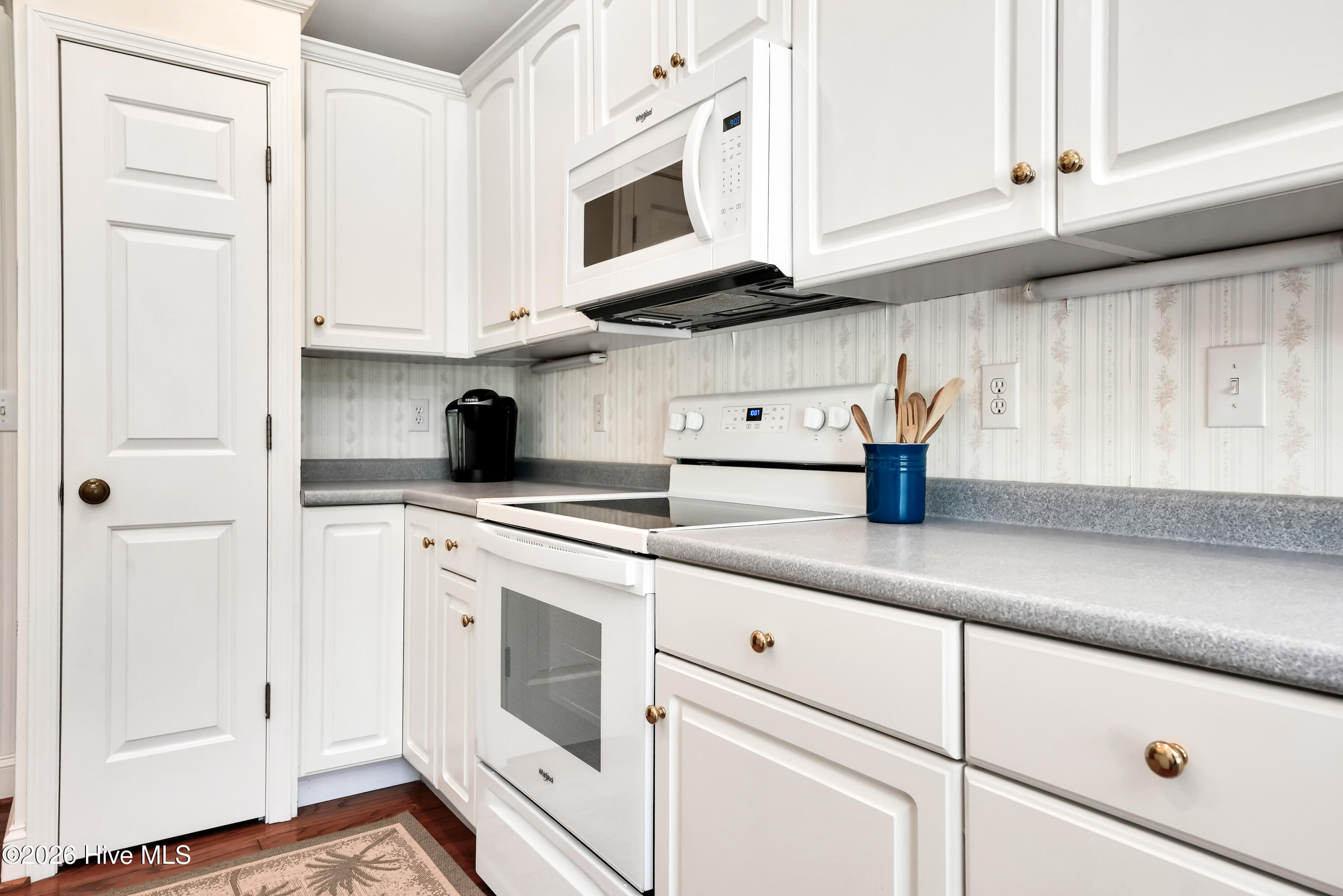 100567703 | Photo 16