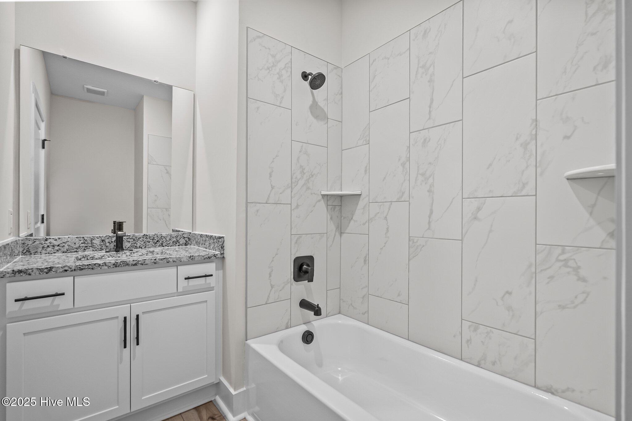 37 S Umbrella Palm Dr Drive, Hampstead, NC 28443 – photo 5: 5-web-or-mls-DSC01809