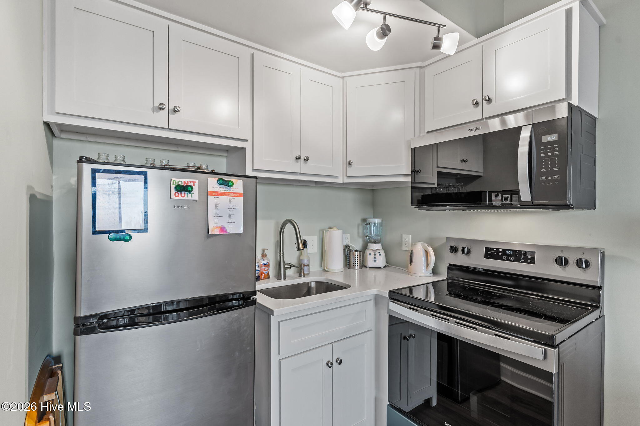 100560150 | Photo 21