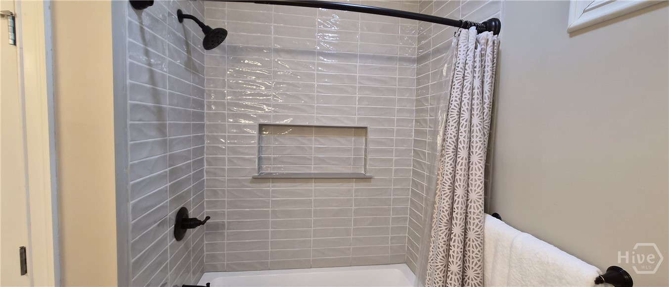 Bathroom 4 (Terrace Bathroom)