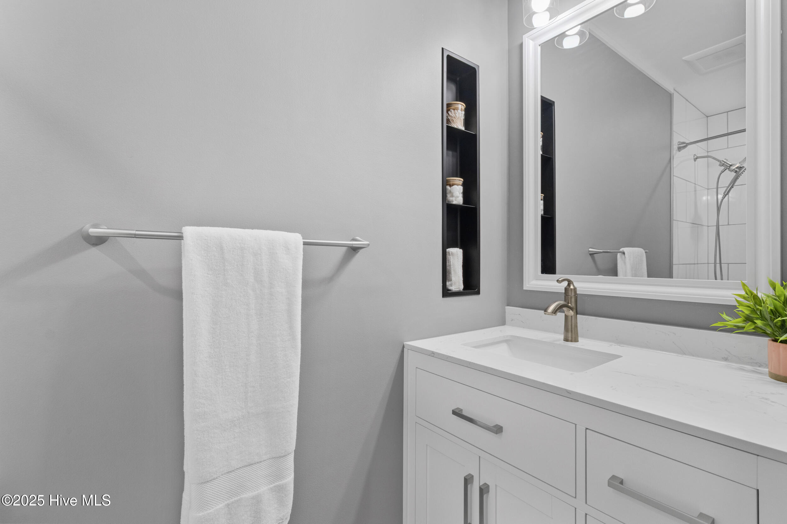 100541040 | Photo 28