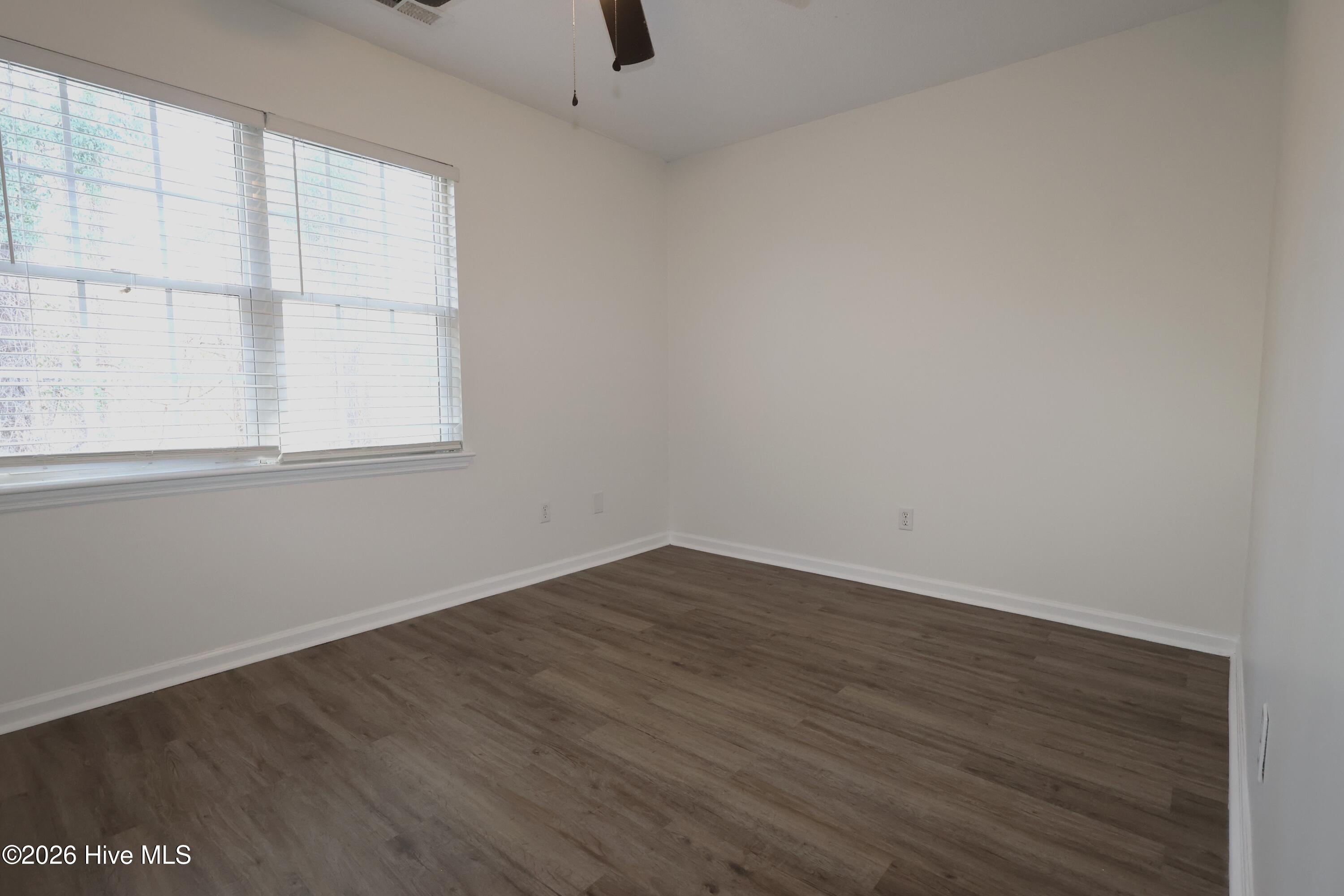 100547639 | Photo 16