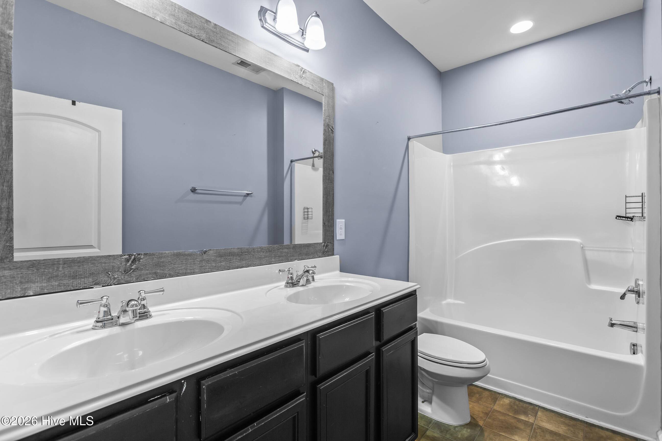 100562604 | Photo 33