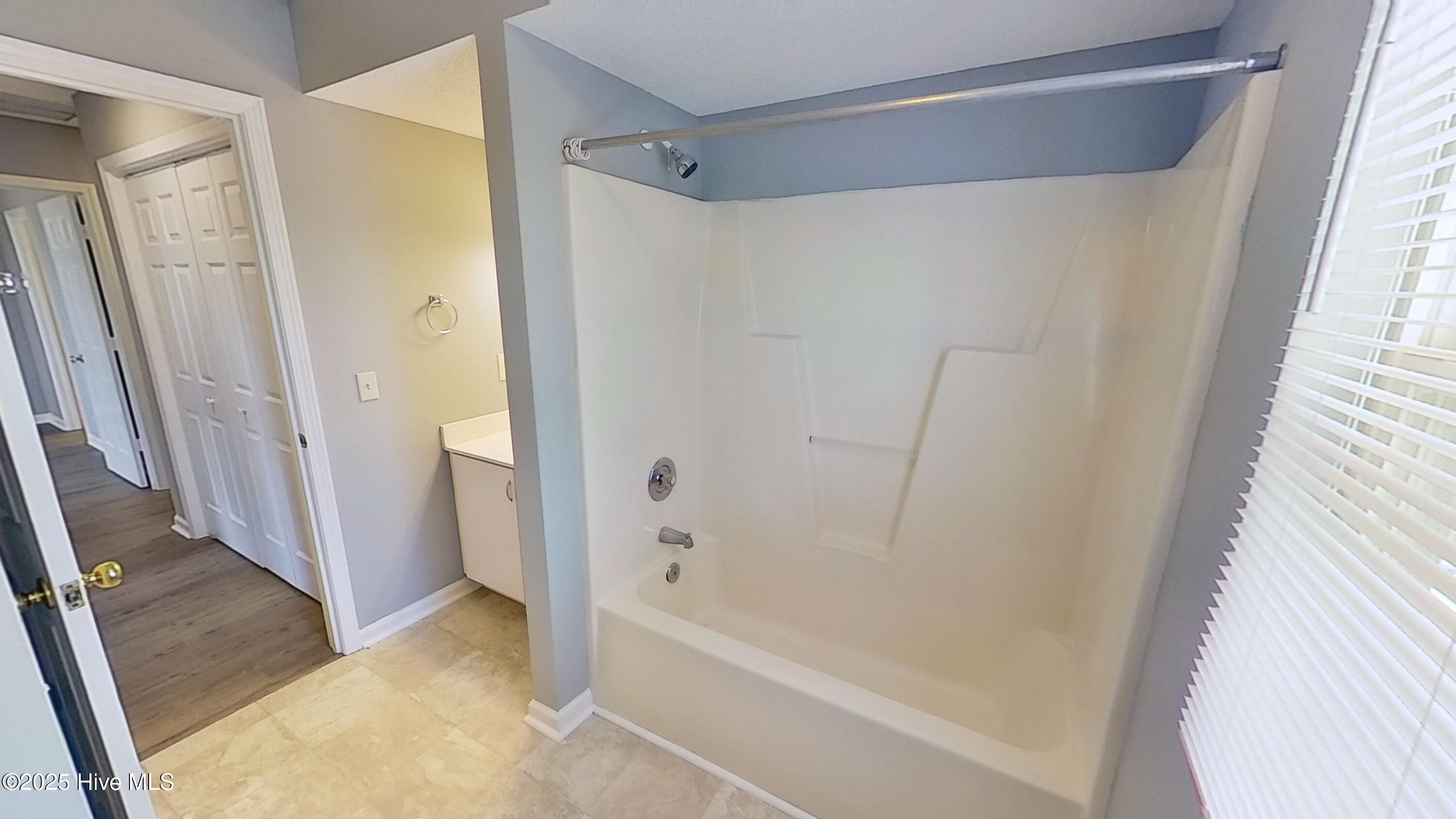 100512286 | Photo 20