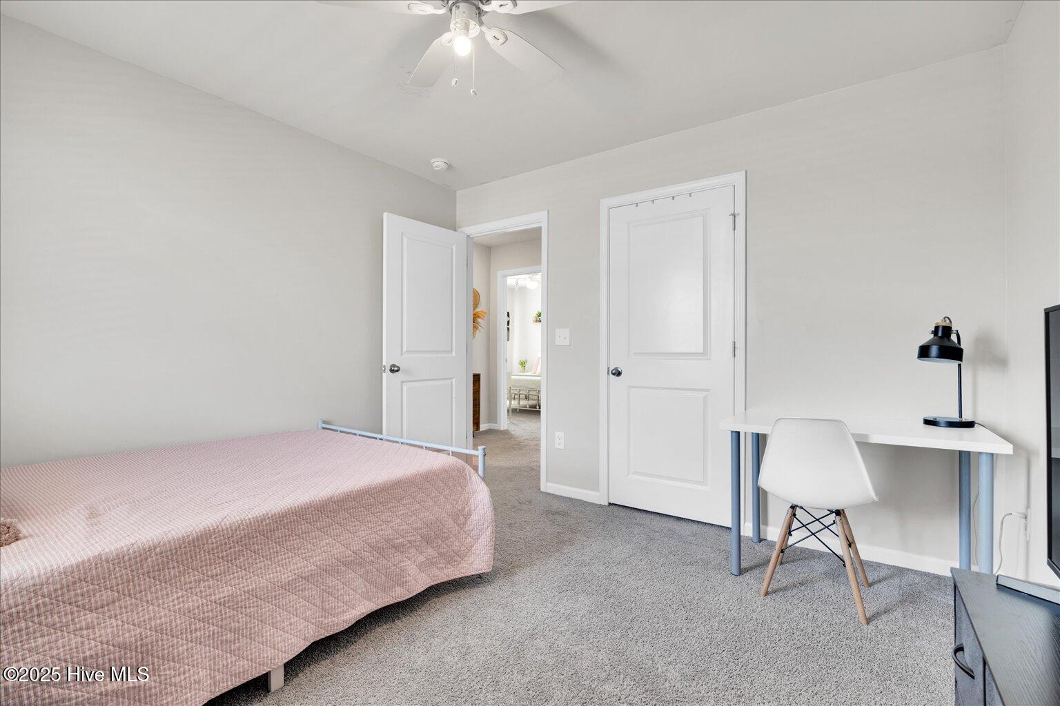 100518788 | Photo 26