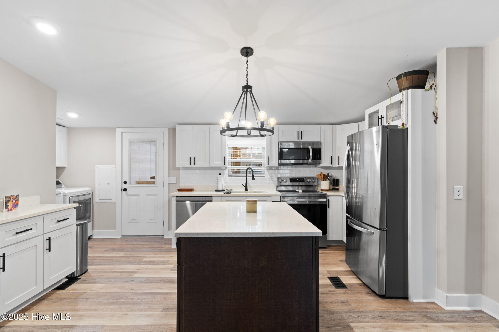 100545066 | Photo 17