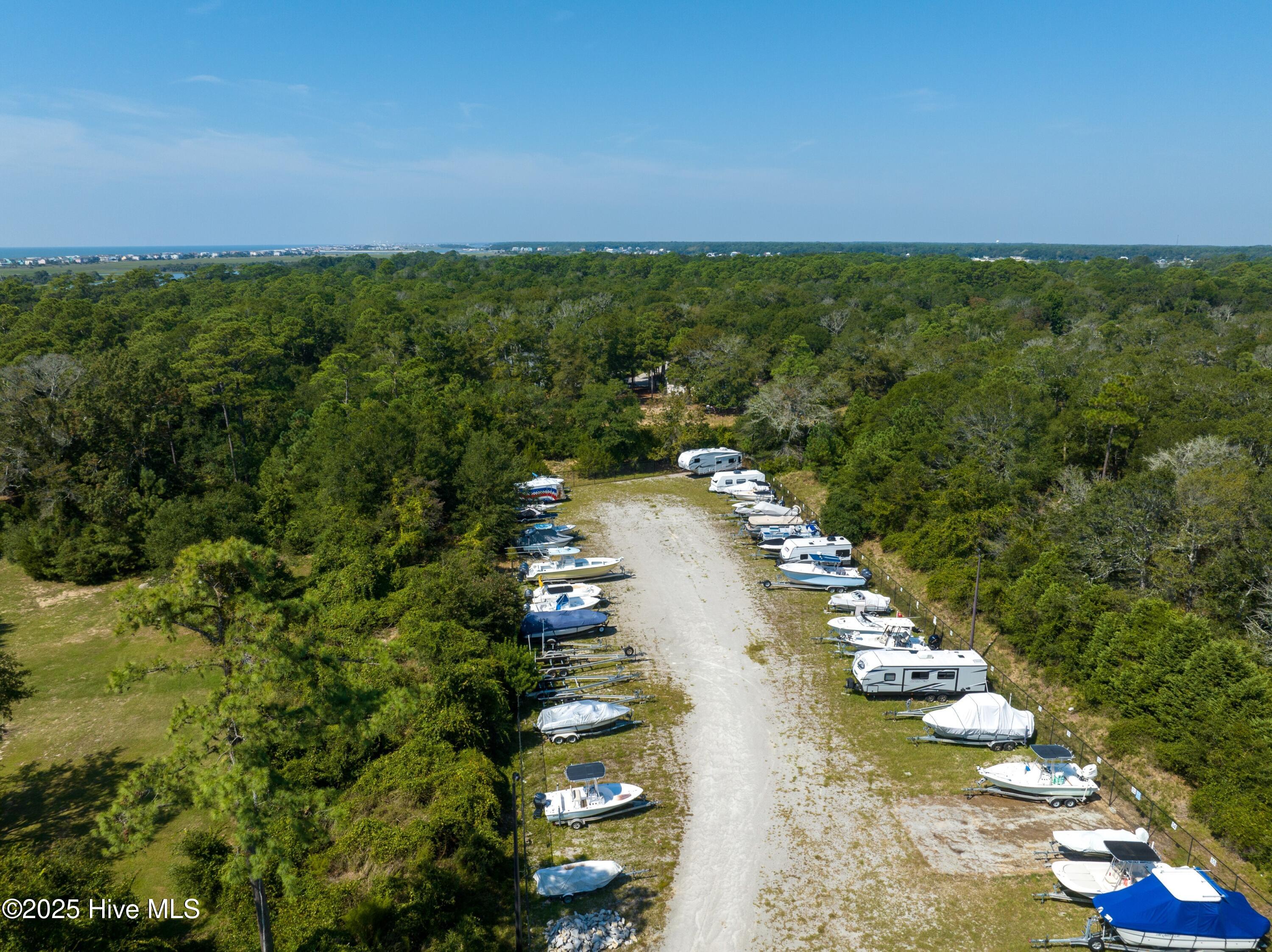 100520830 | Photo 101